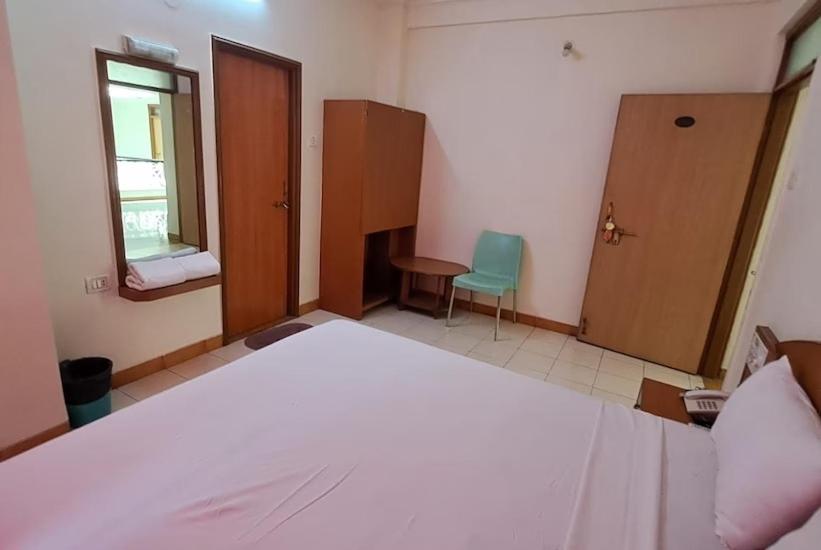 Budget Double Room photo 2