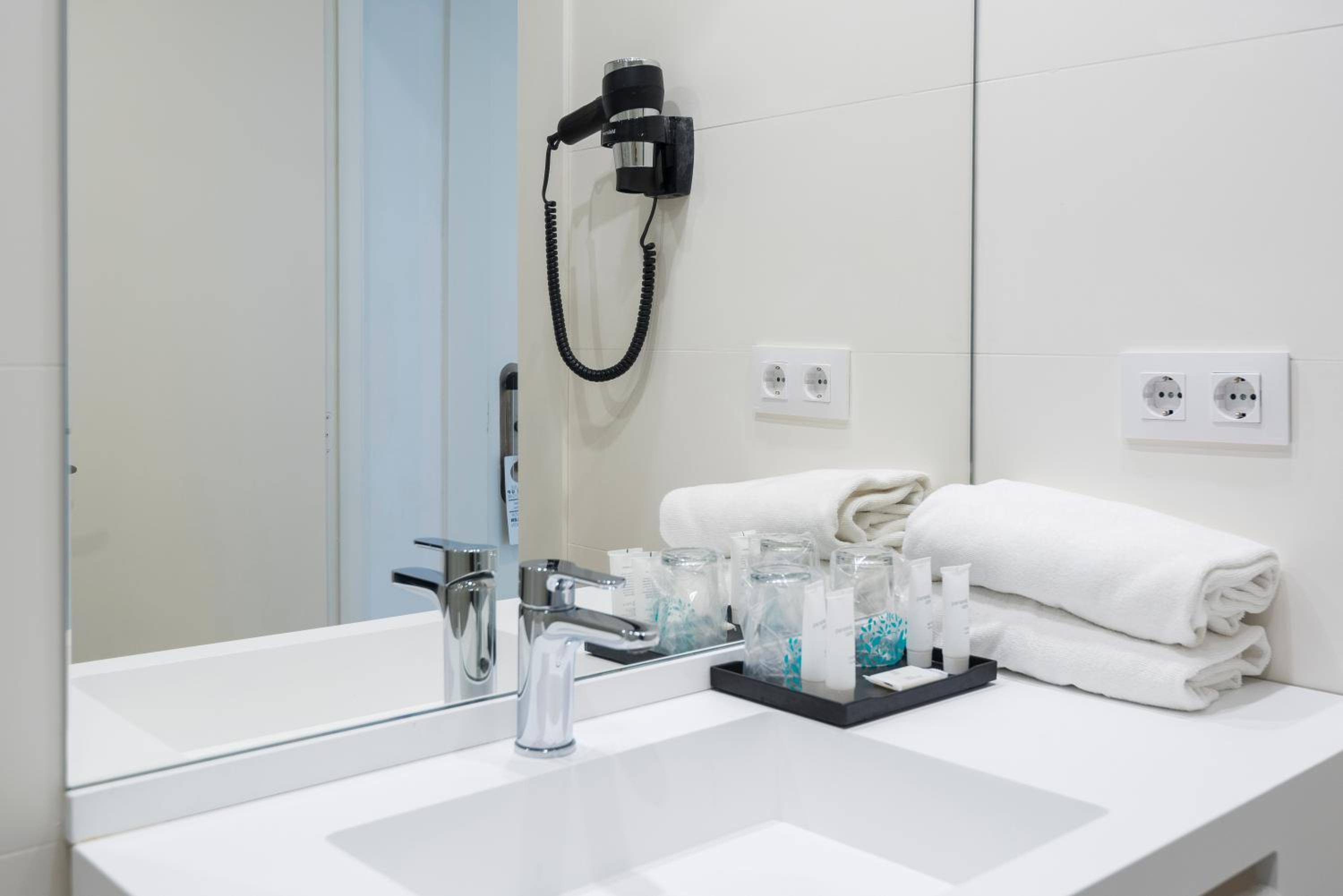 Habitación Doble o con Dos Camas Deluxe - Planta Baja Habitación Doble o con Dos Camas Deluxe - Planta Baja