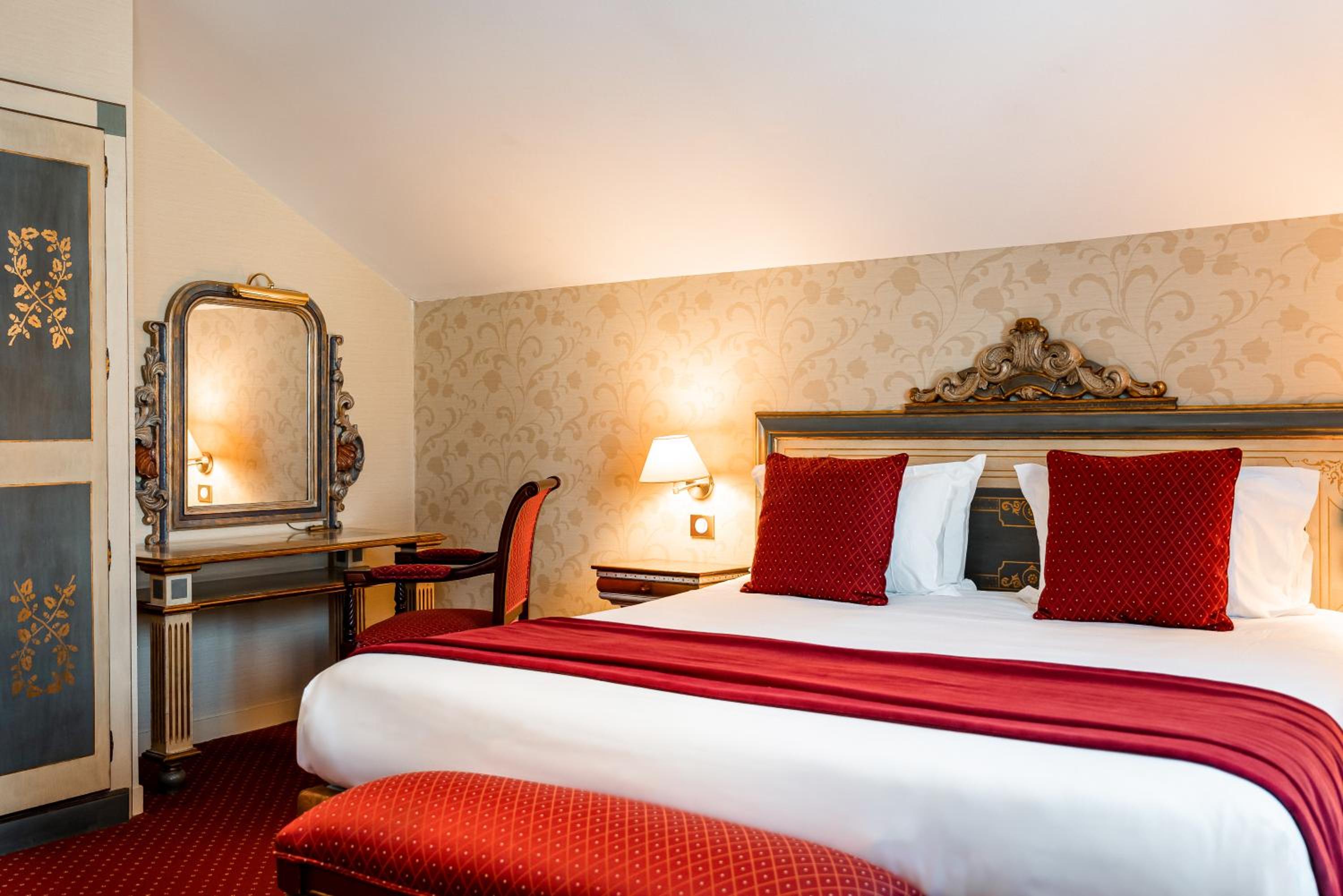 Deluxe Double with VIP Services