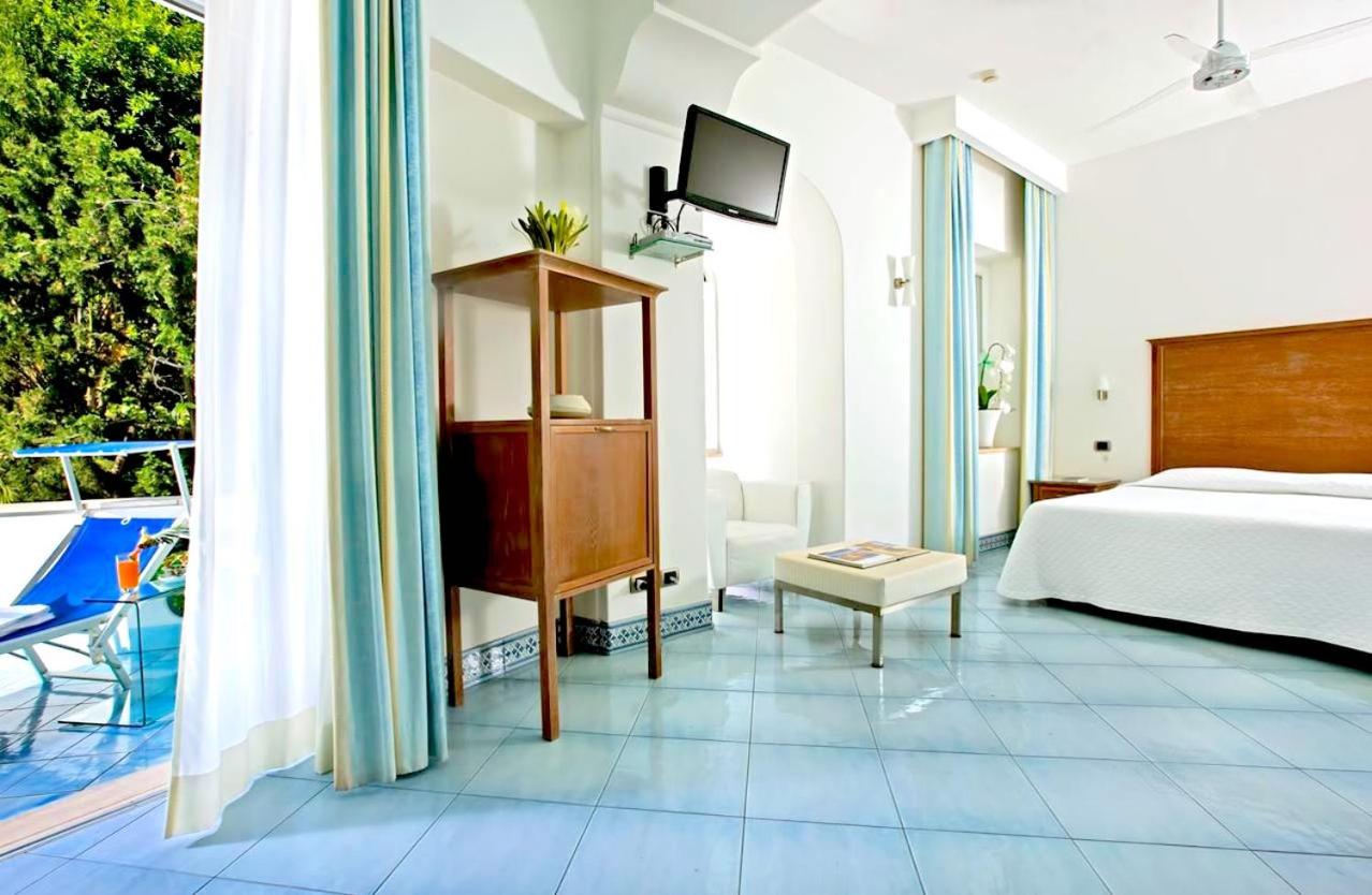 Habitación Doble o Twin Deluxe con Vista a la Ciudad