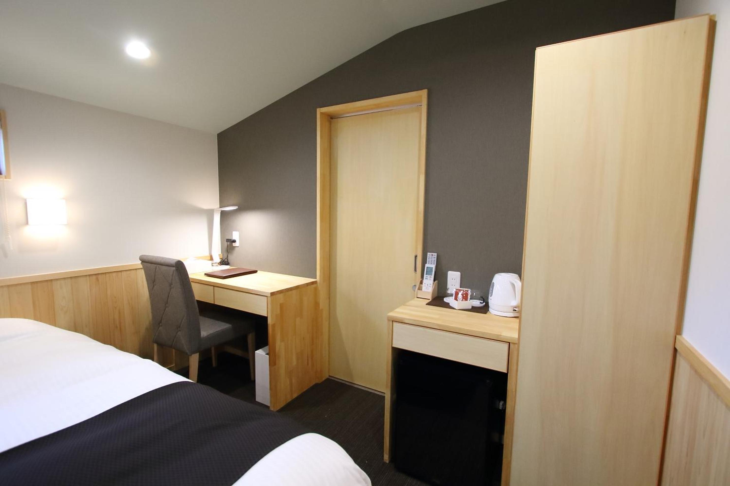 Twin Room with Private Bathroom