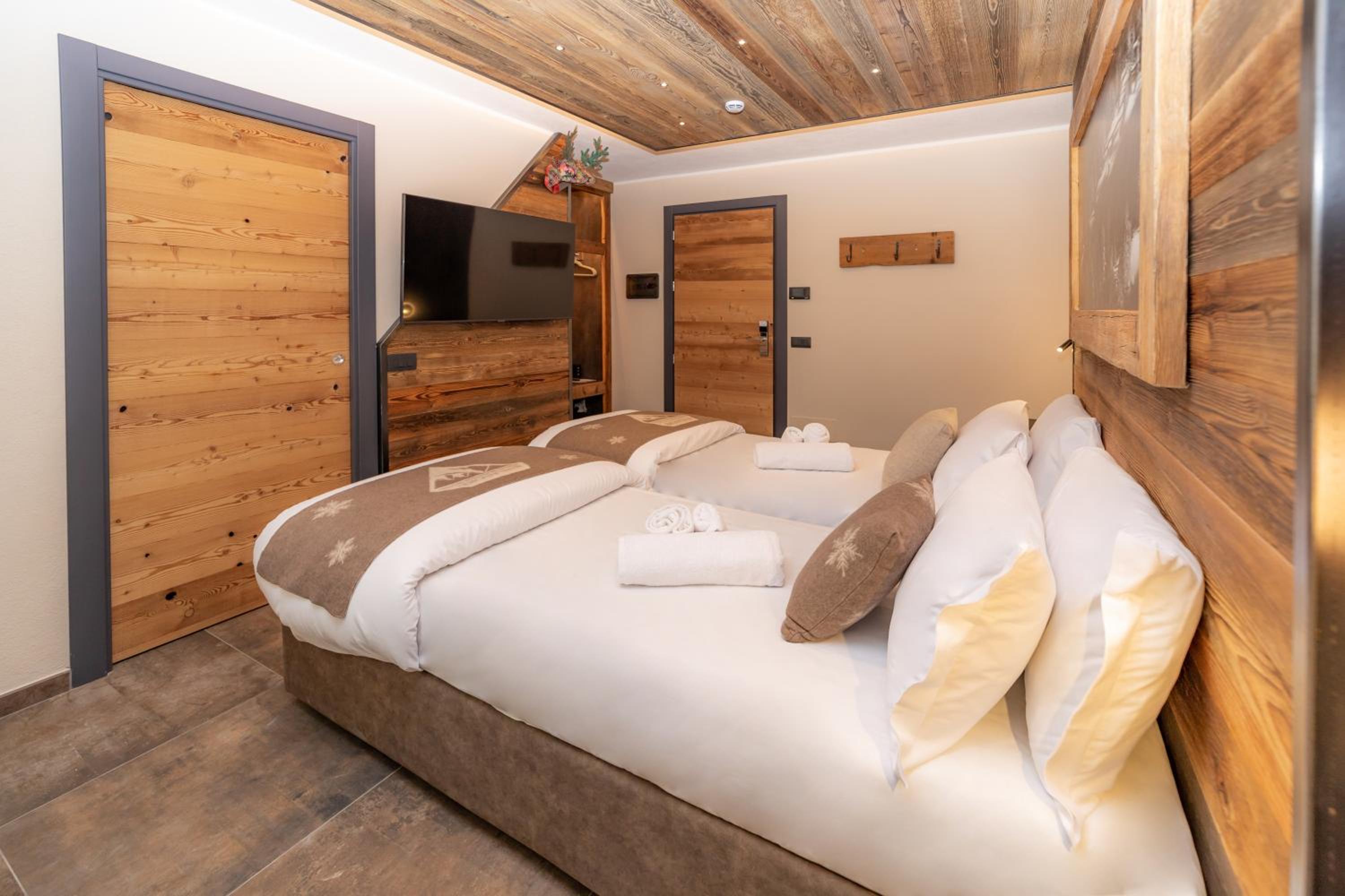 Superior Double or Twin Room - Photo 4