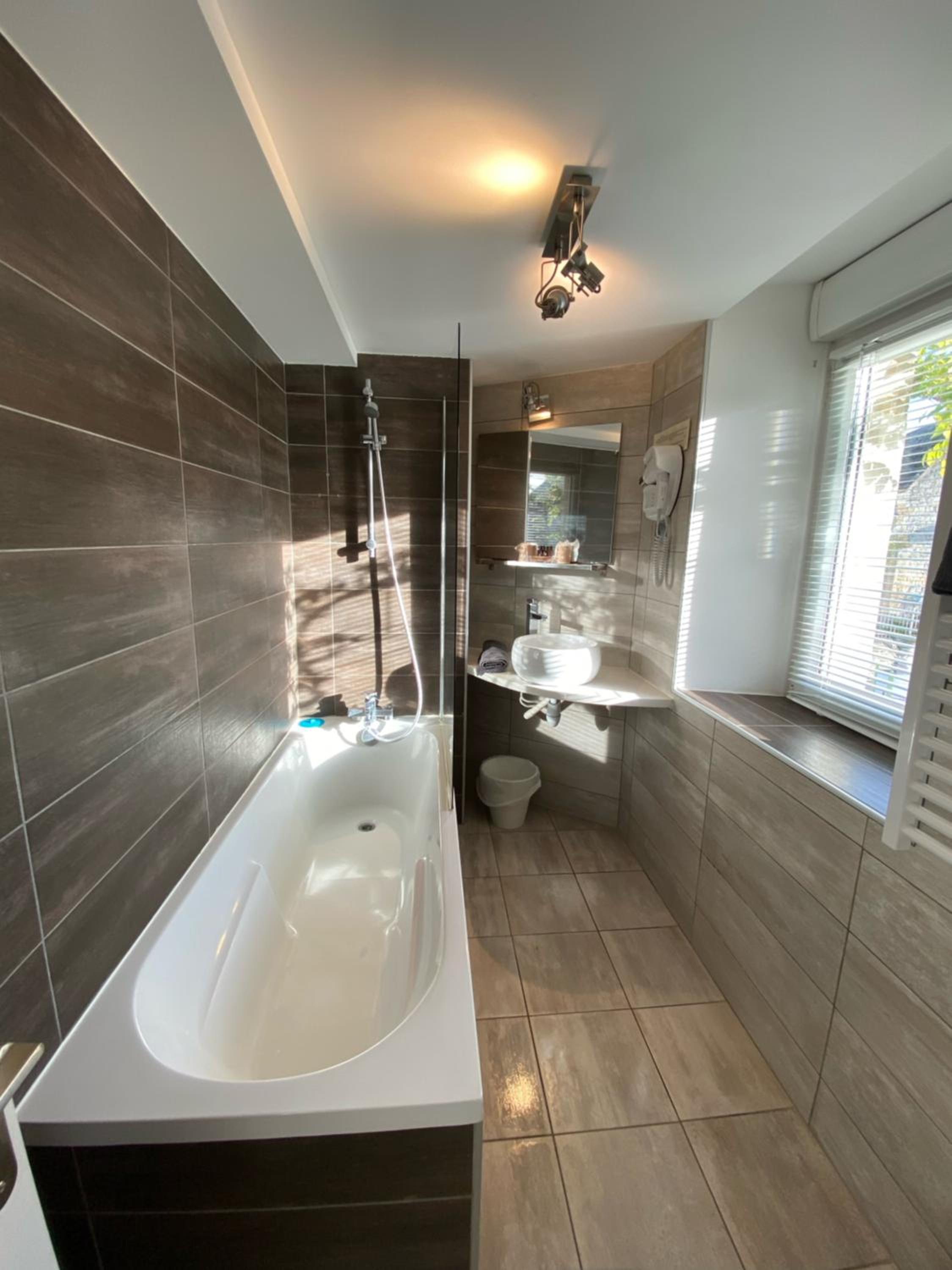 Standard Double Room - Photo 2
