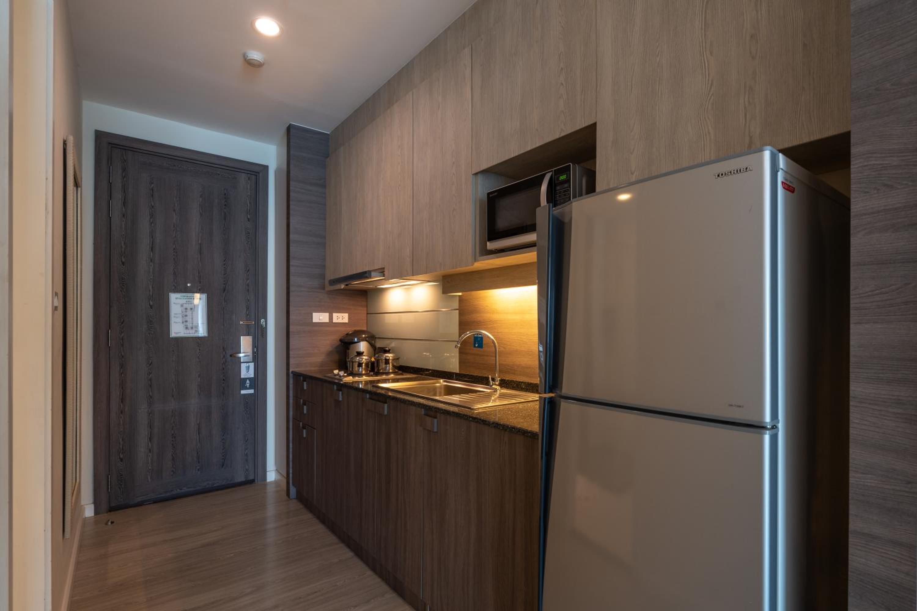 Studio Suite - Photo 7