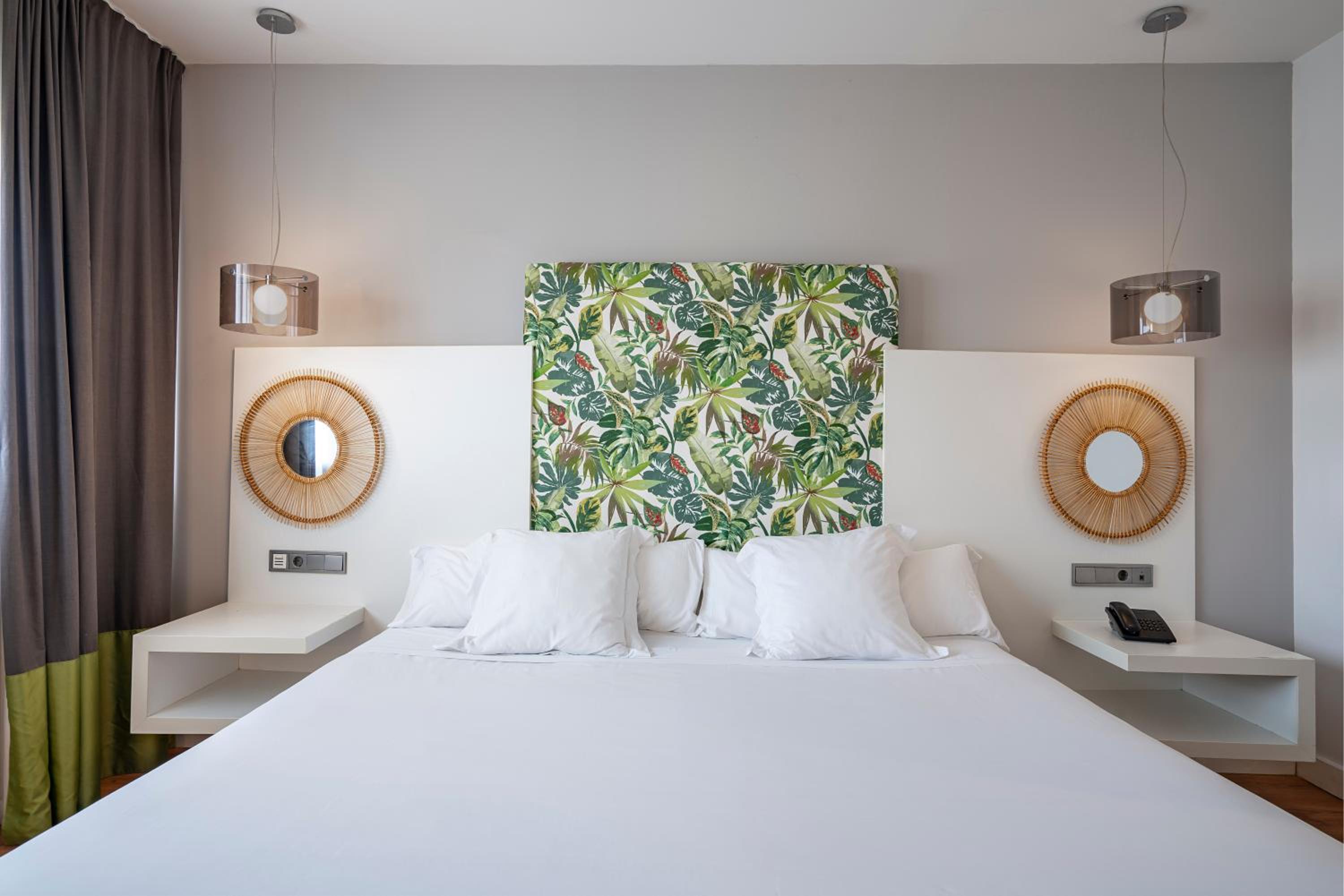 Double or Twin Room - Photo 3