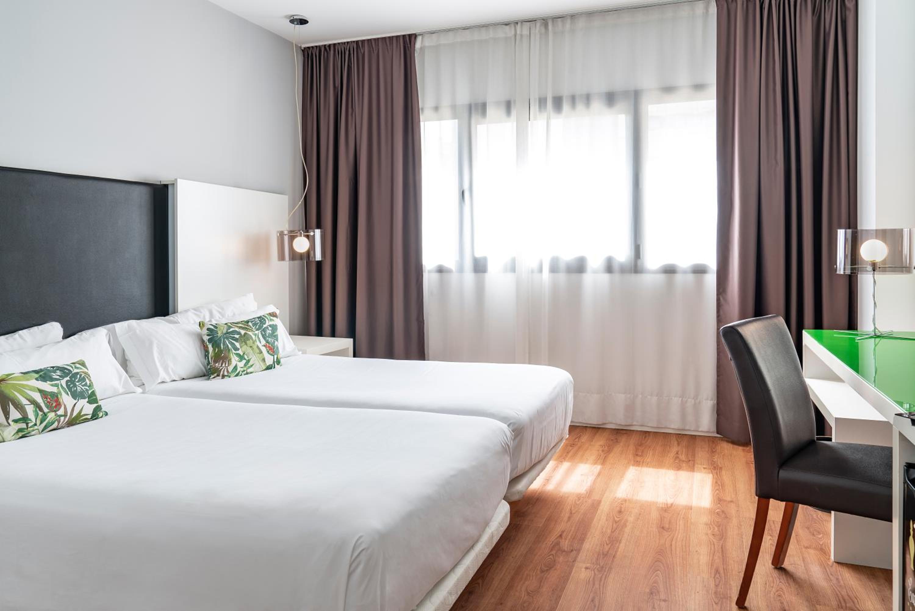 Double or Twin Room - Photo 7