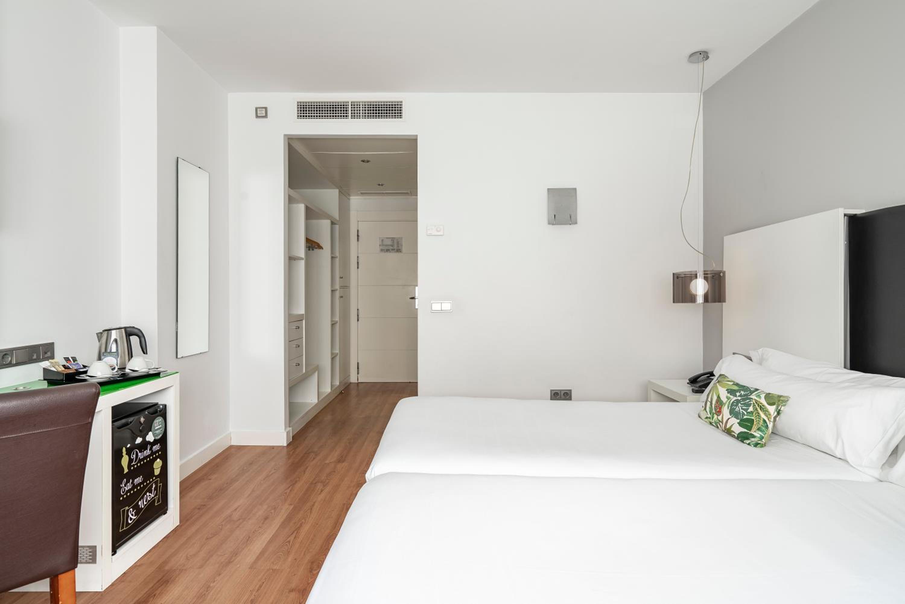 Double or Twin Room - Photo 2