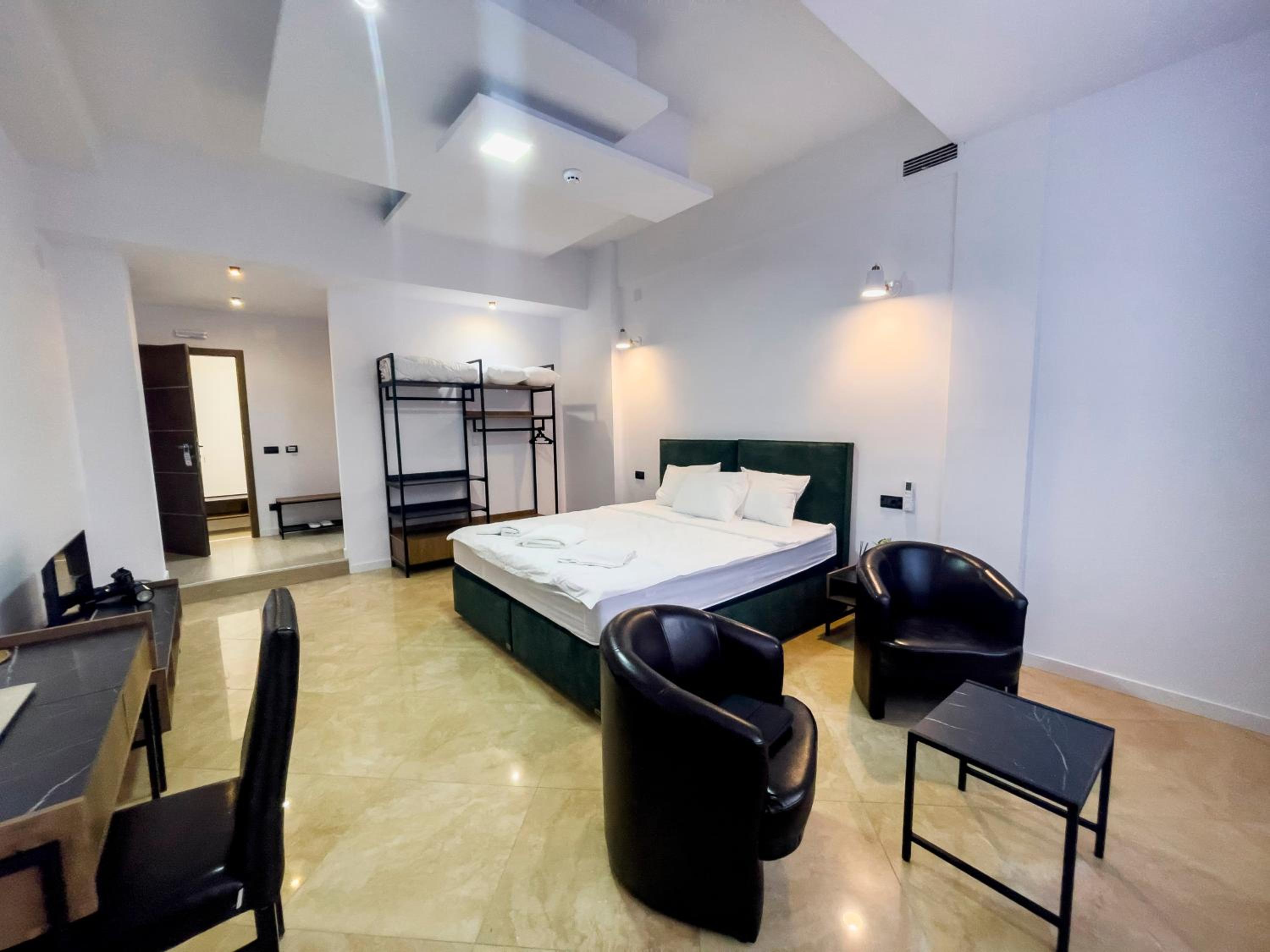 Triple Room with City View photo 2