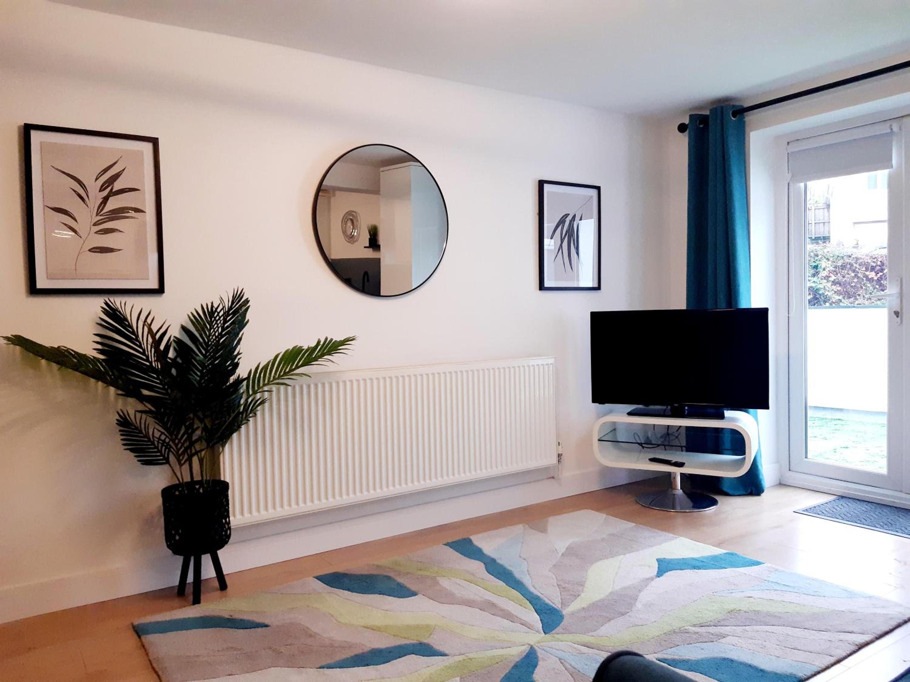 One-Bedroom Apartment photo 2