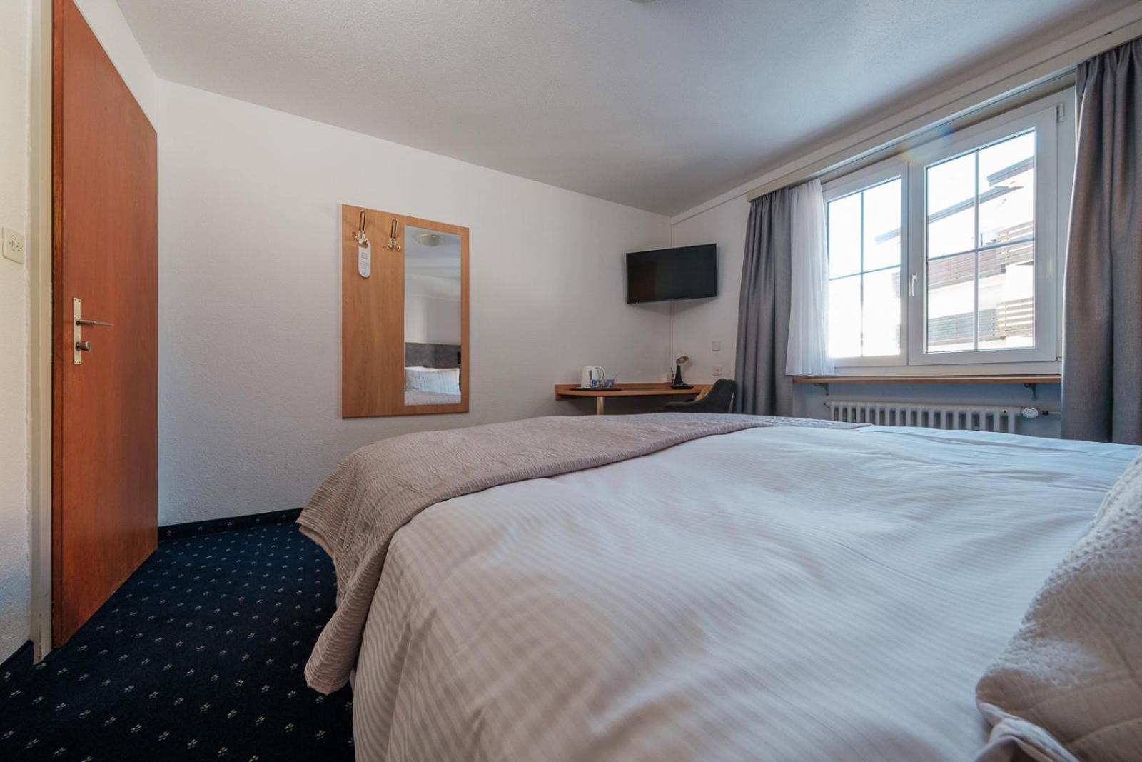 Budget Double Room - Photo 2