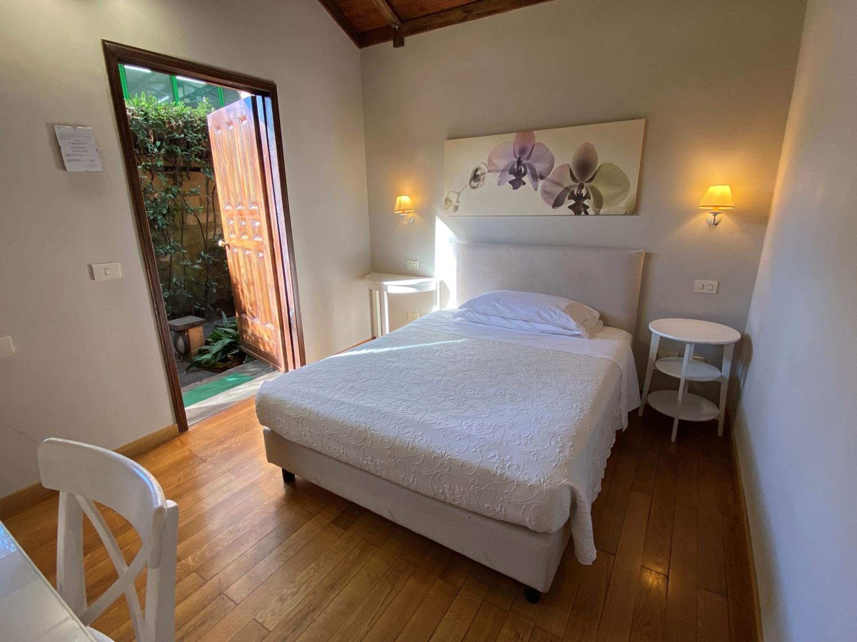 Single Room photo 3