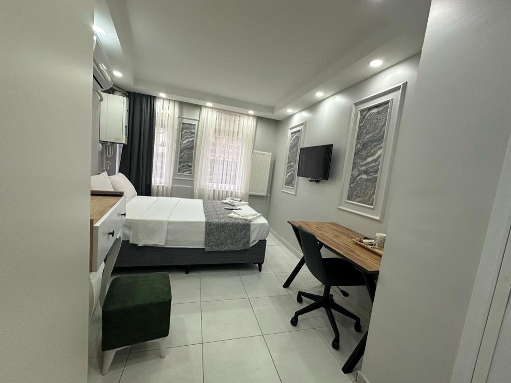 Deluxe Triple Room photo 2