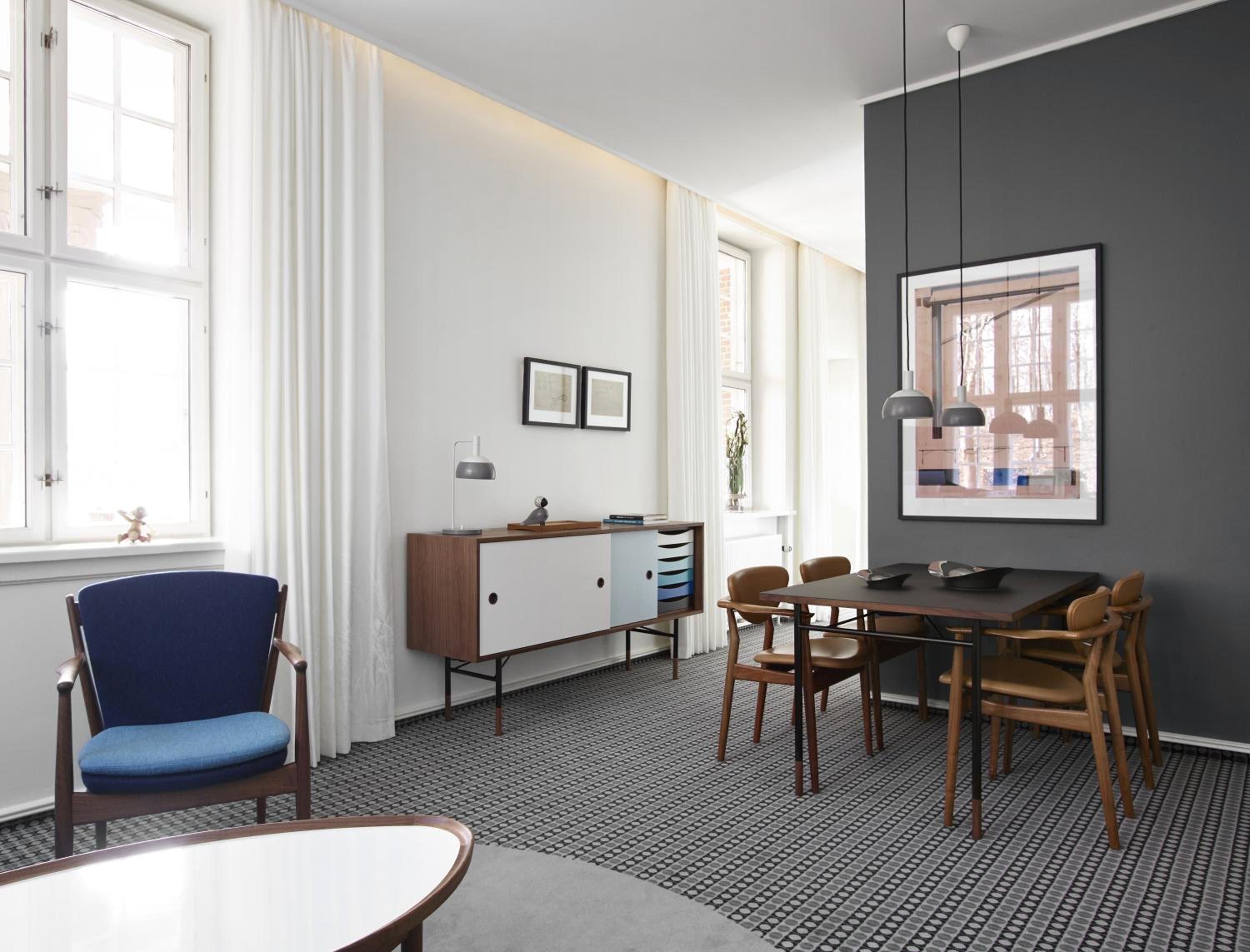 Suite with Balcony - Photo 7