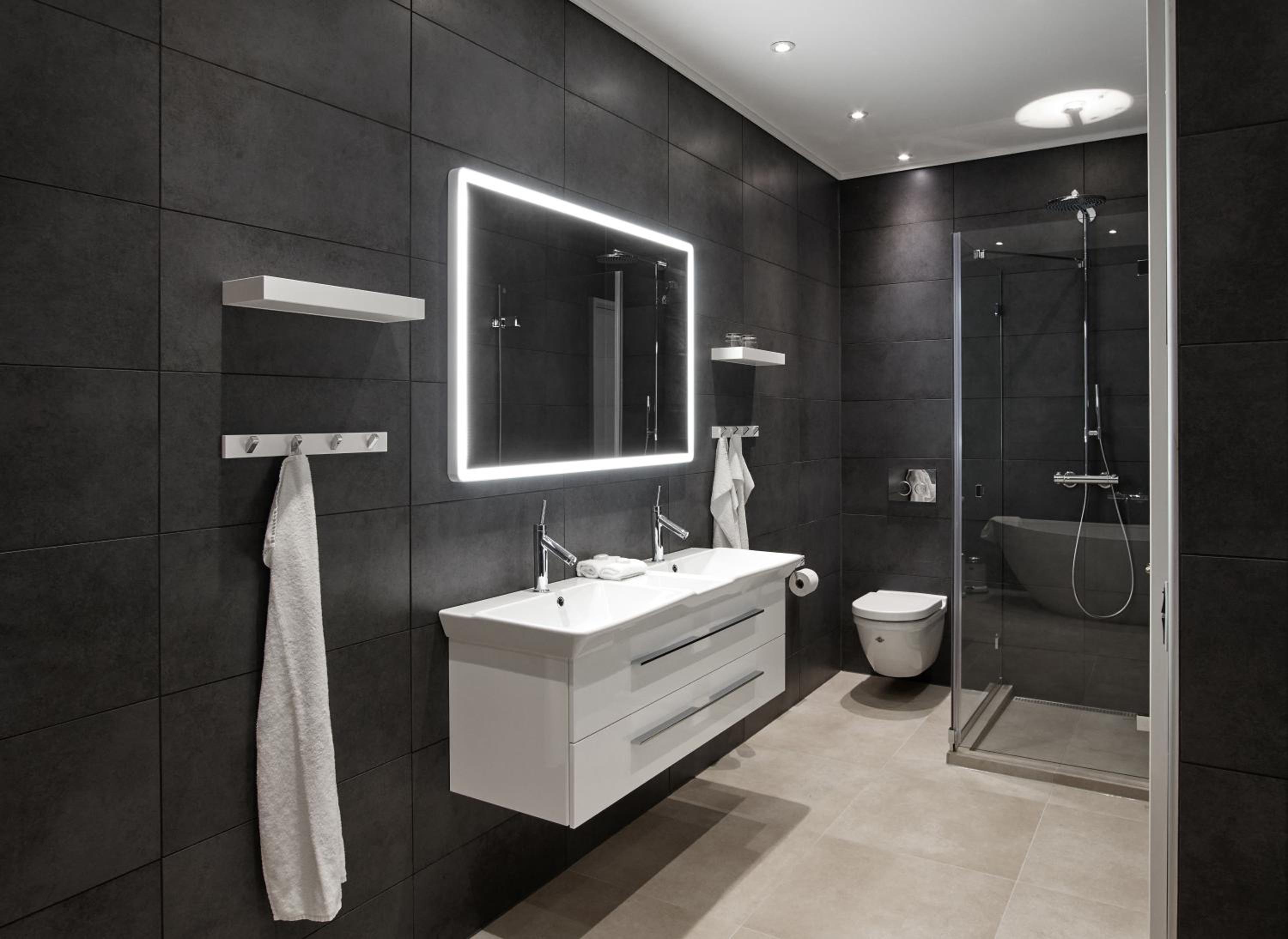 Suite with Balcony - Photo 10
