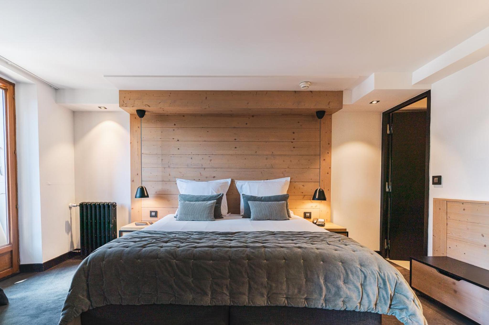 Suite - Photo 1