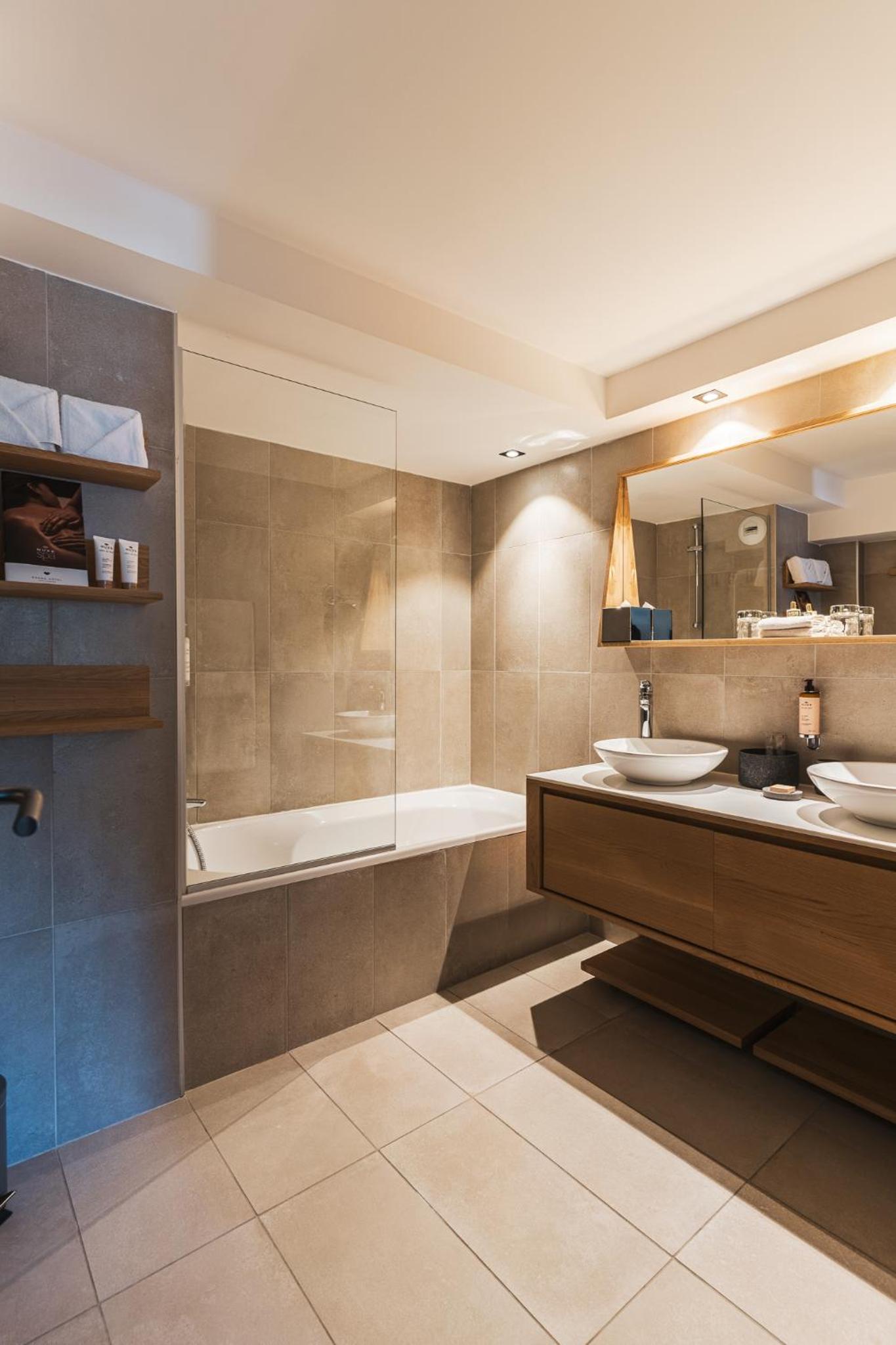 Suite - Photo 4