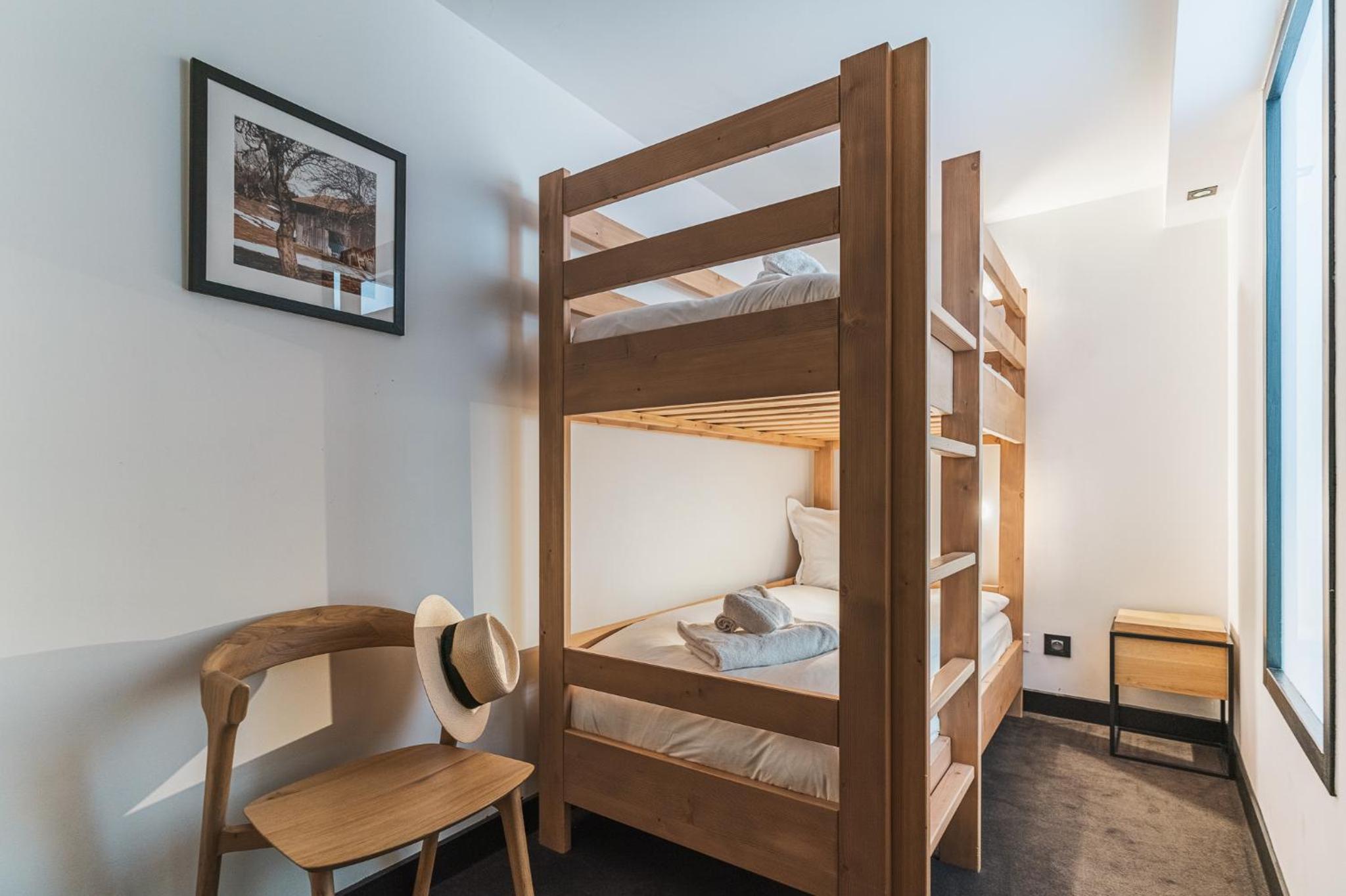 Three-Bedroom Apartment - Photo 4