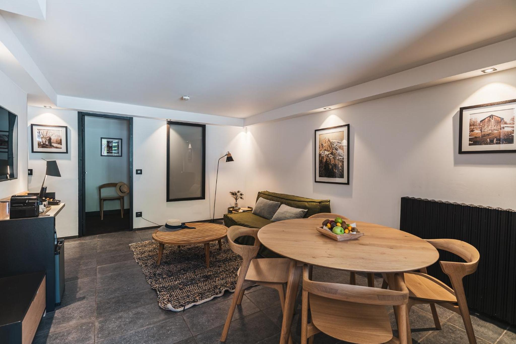 Three-Bedroom Apartment - Photo 2