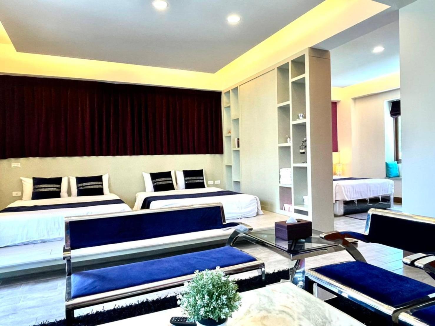 Family Room with Terrace photo 1