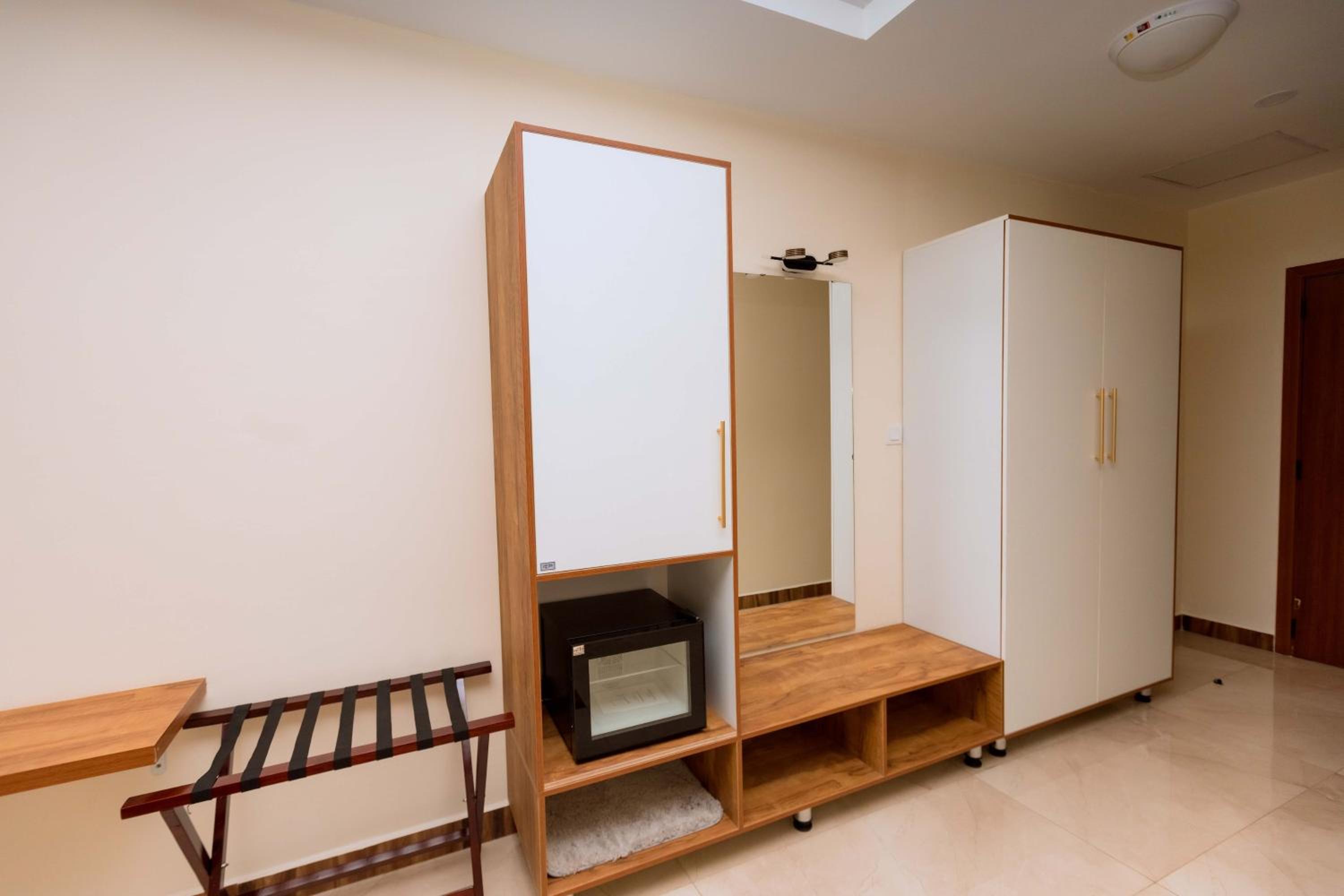 Junior Suite with Balcony - Photo 3