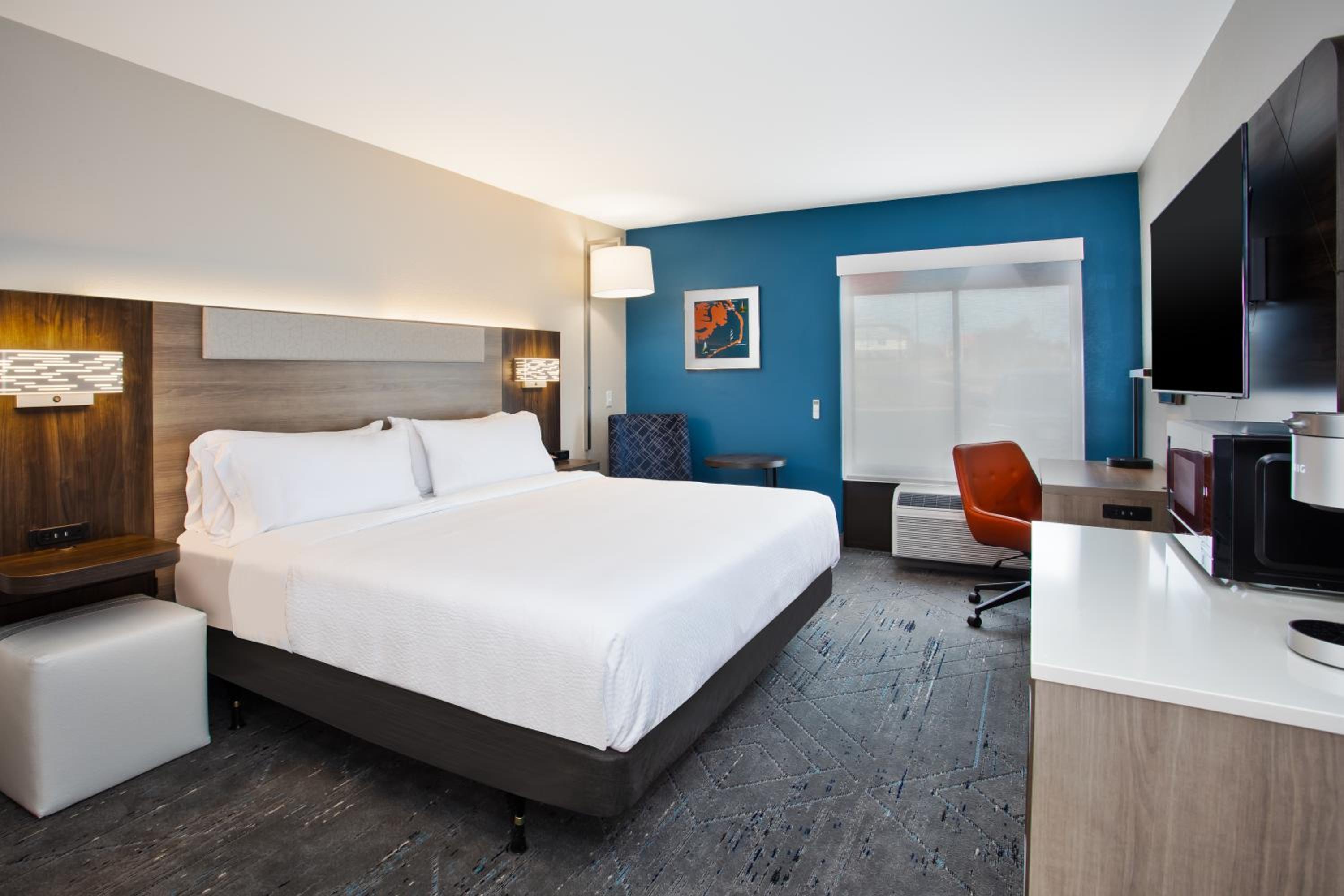 Standard King Room - Photo 2