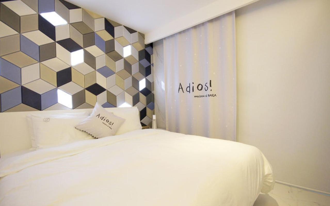 Deluxe Suite - Photo 17
