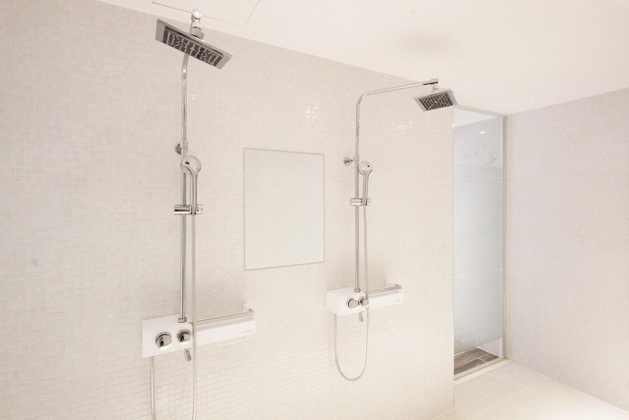 Deluxe Suite - Photo 27