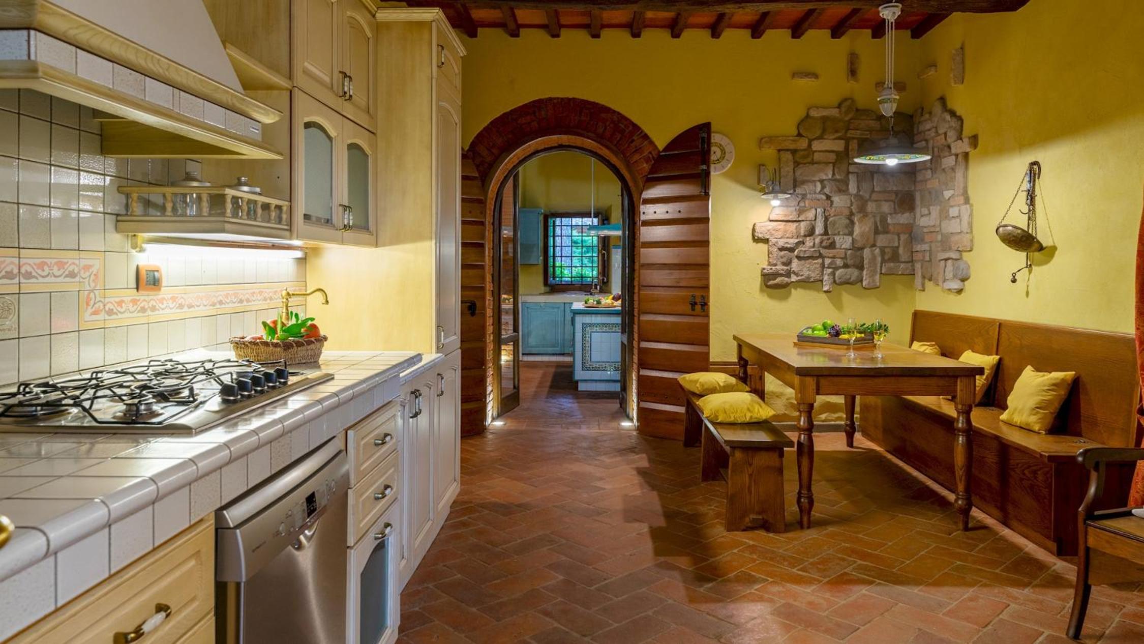 Eight-Bedroom Villa photo 2