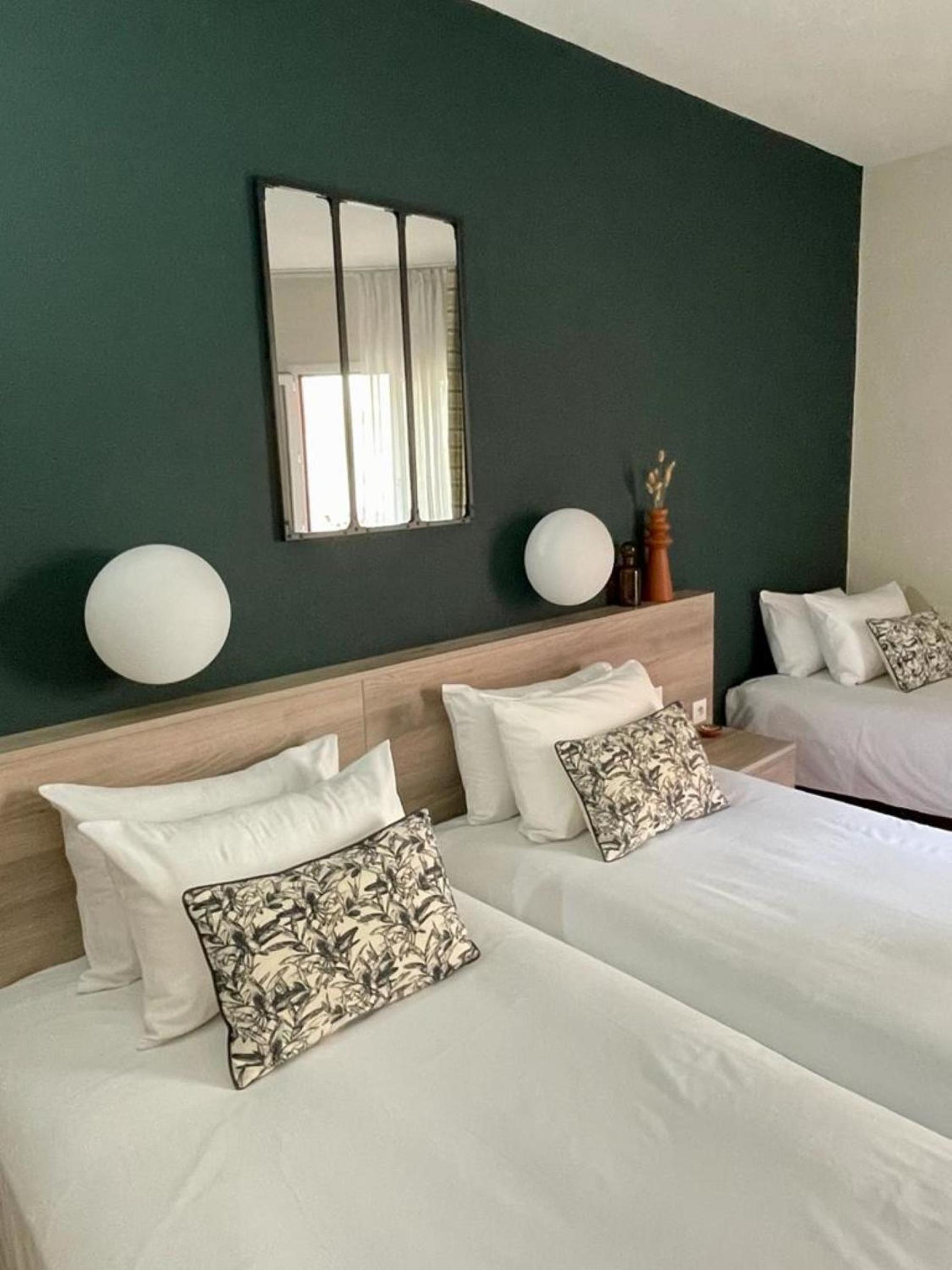 Studio Apartment - Photo 1