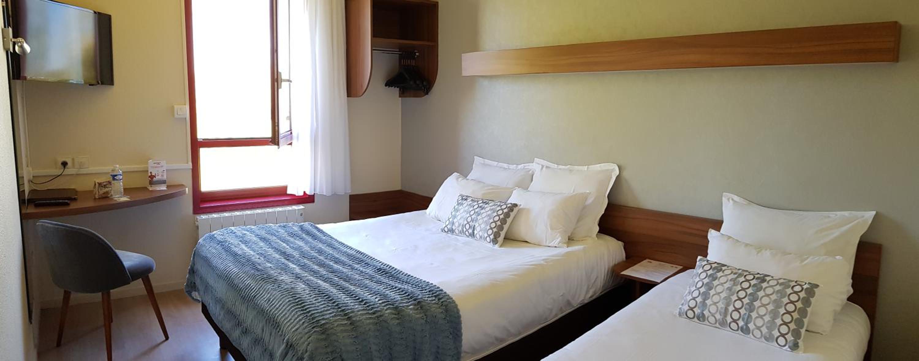 Comfort Triple Room with Garden View - Photo 3