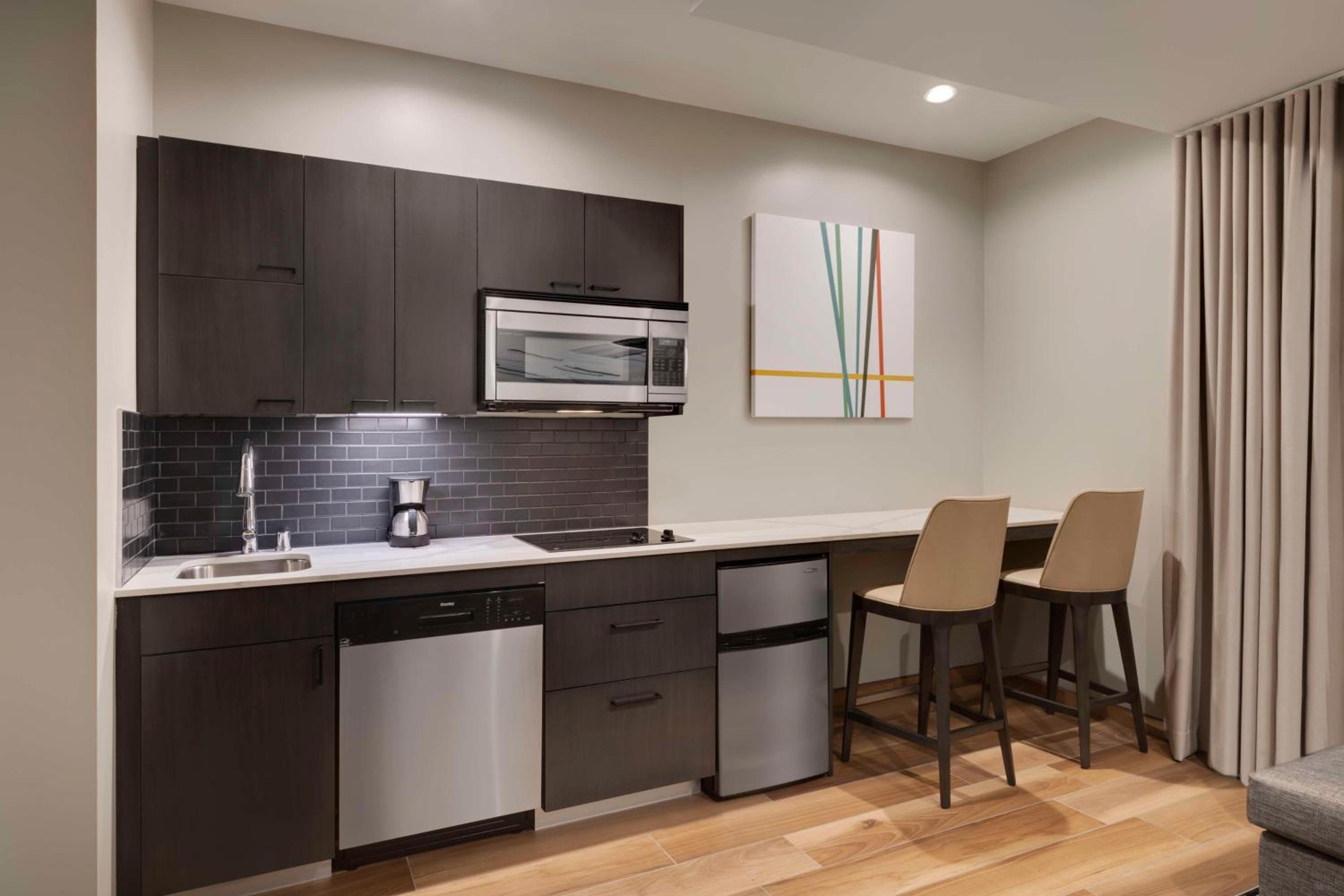 Studio Kitchen Suite (Interior Room) | Two Queen Beds (Plus Sofa Bed)