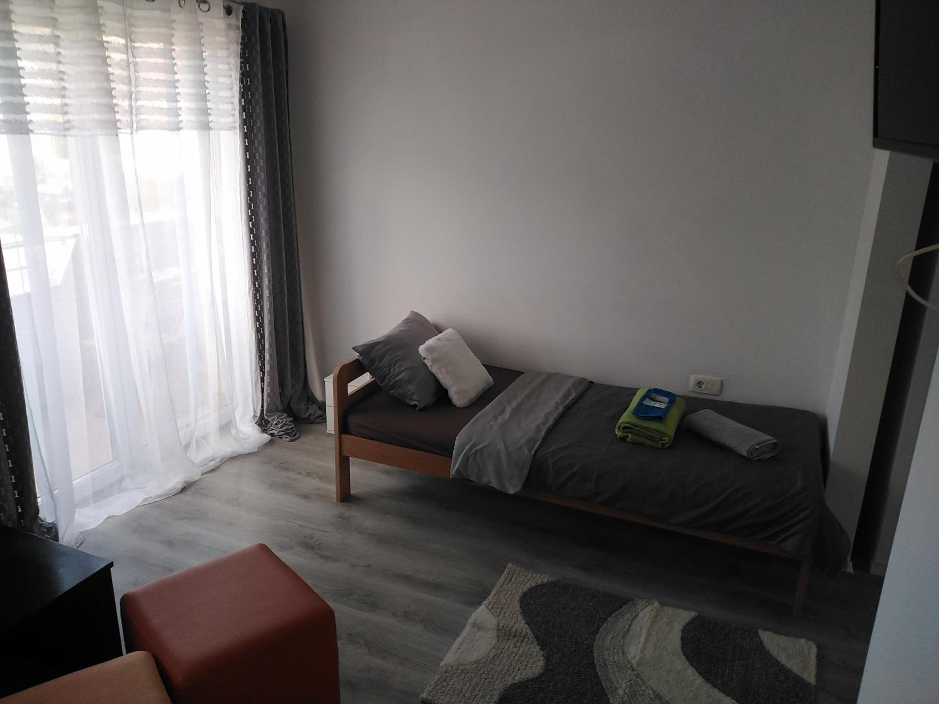Triple Room with Private Bathroom - Photo 14