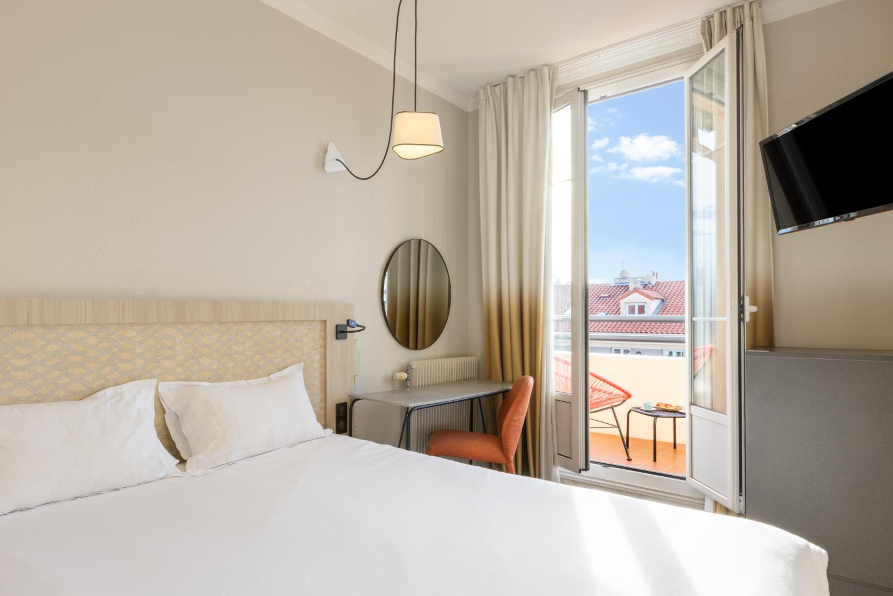 Comfort Double Room with Terrace - Photo 11