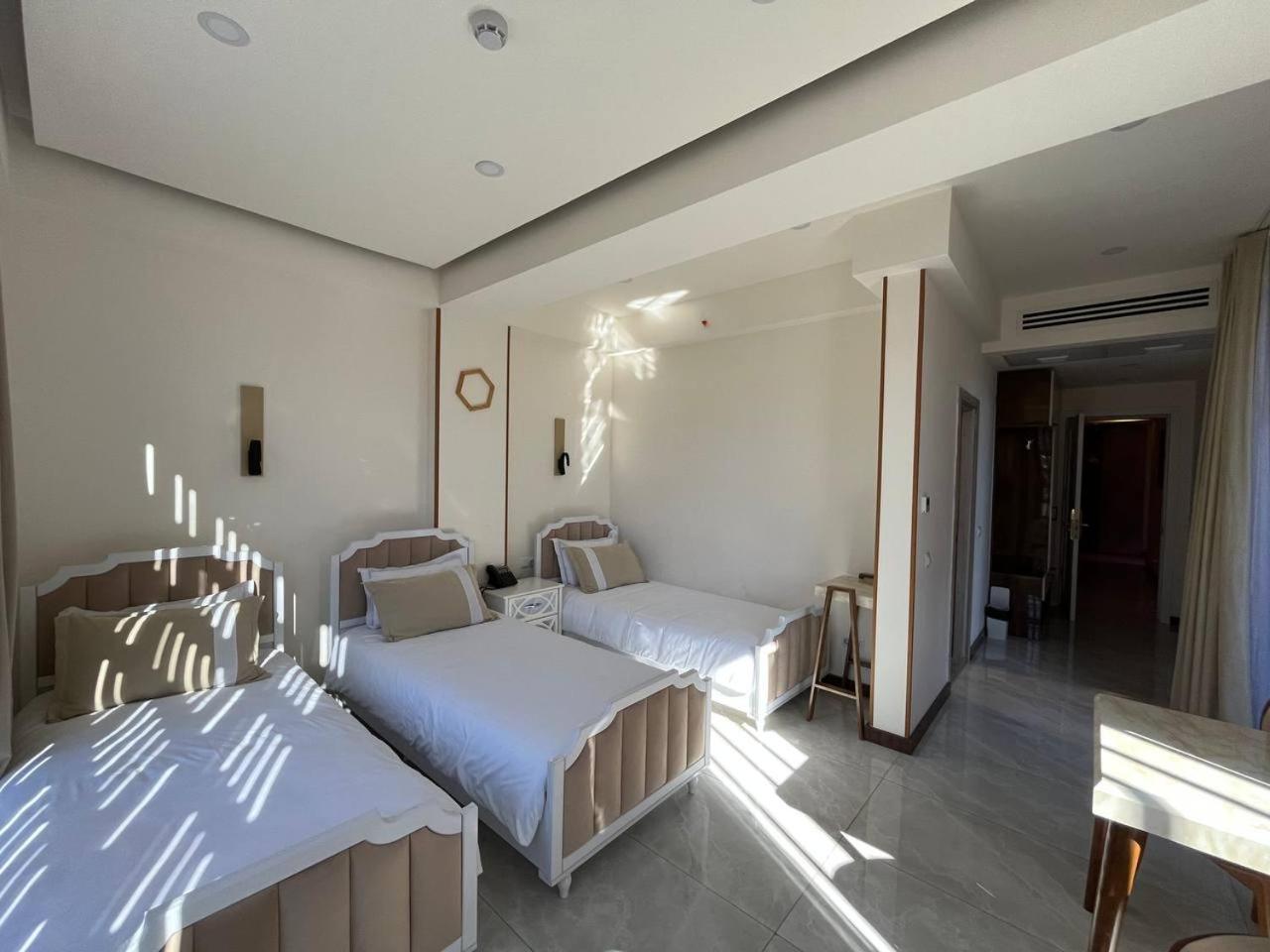 Quadruple Room with Balcony photo 2