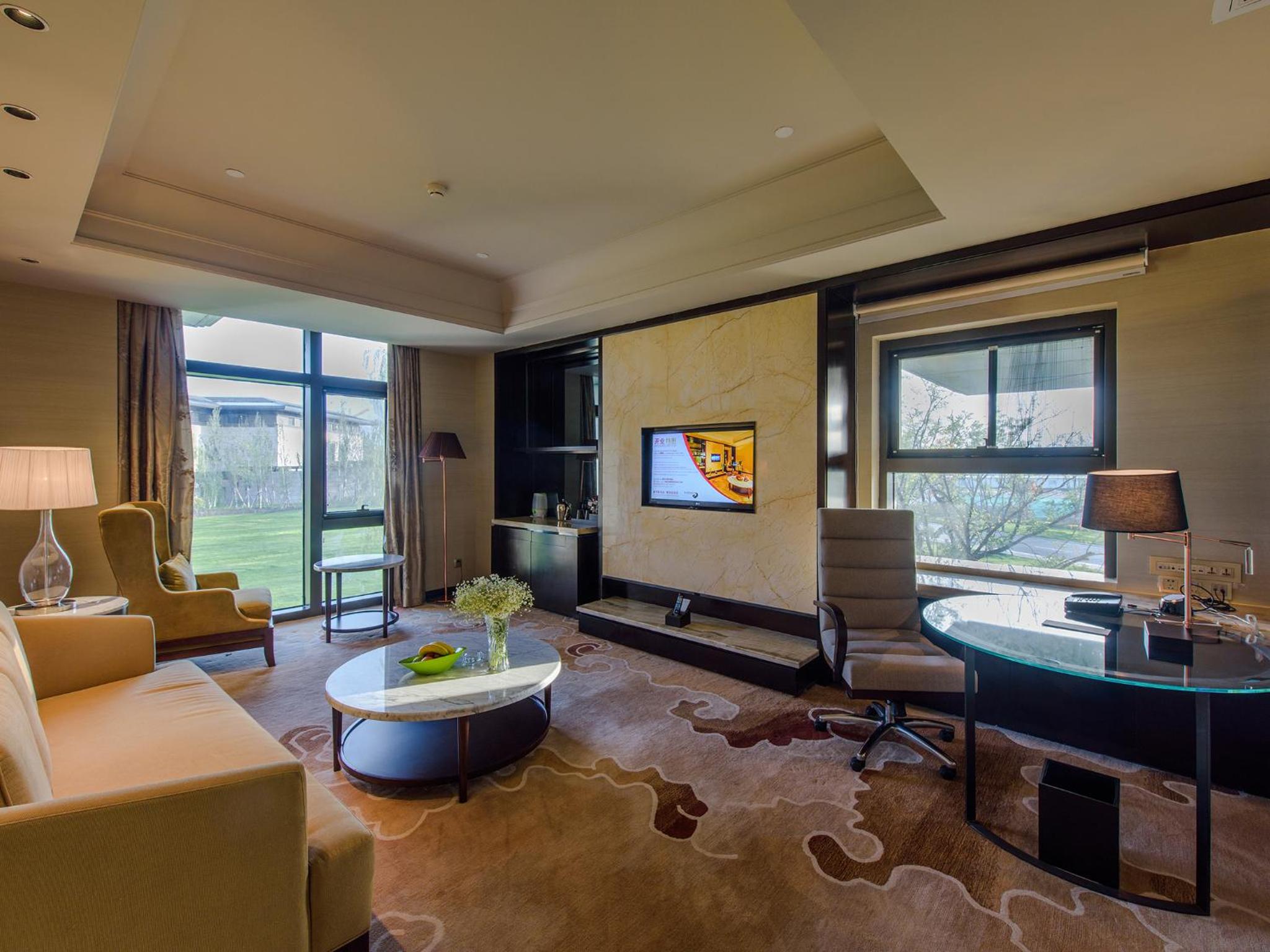 Executive Suite photo 1