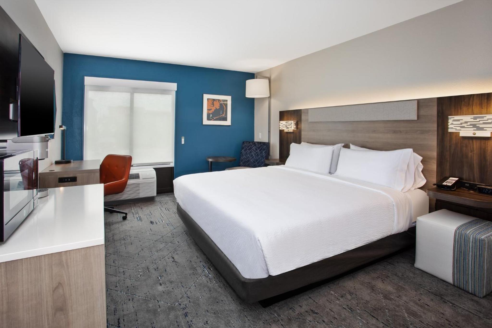 King Room - Mobility Access/Hearing Accessible