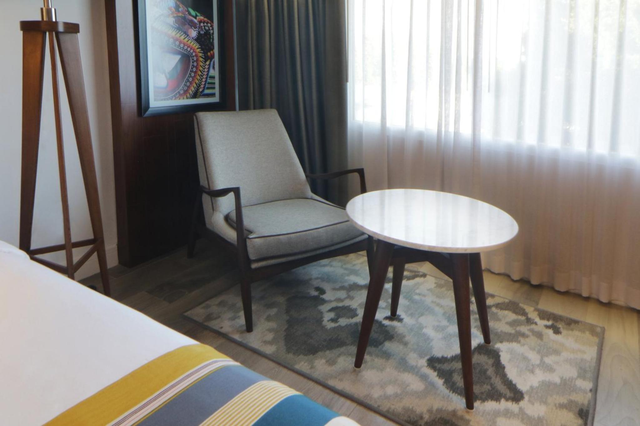 Standard King Room - Photo 7