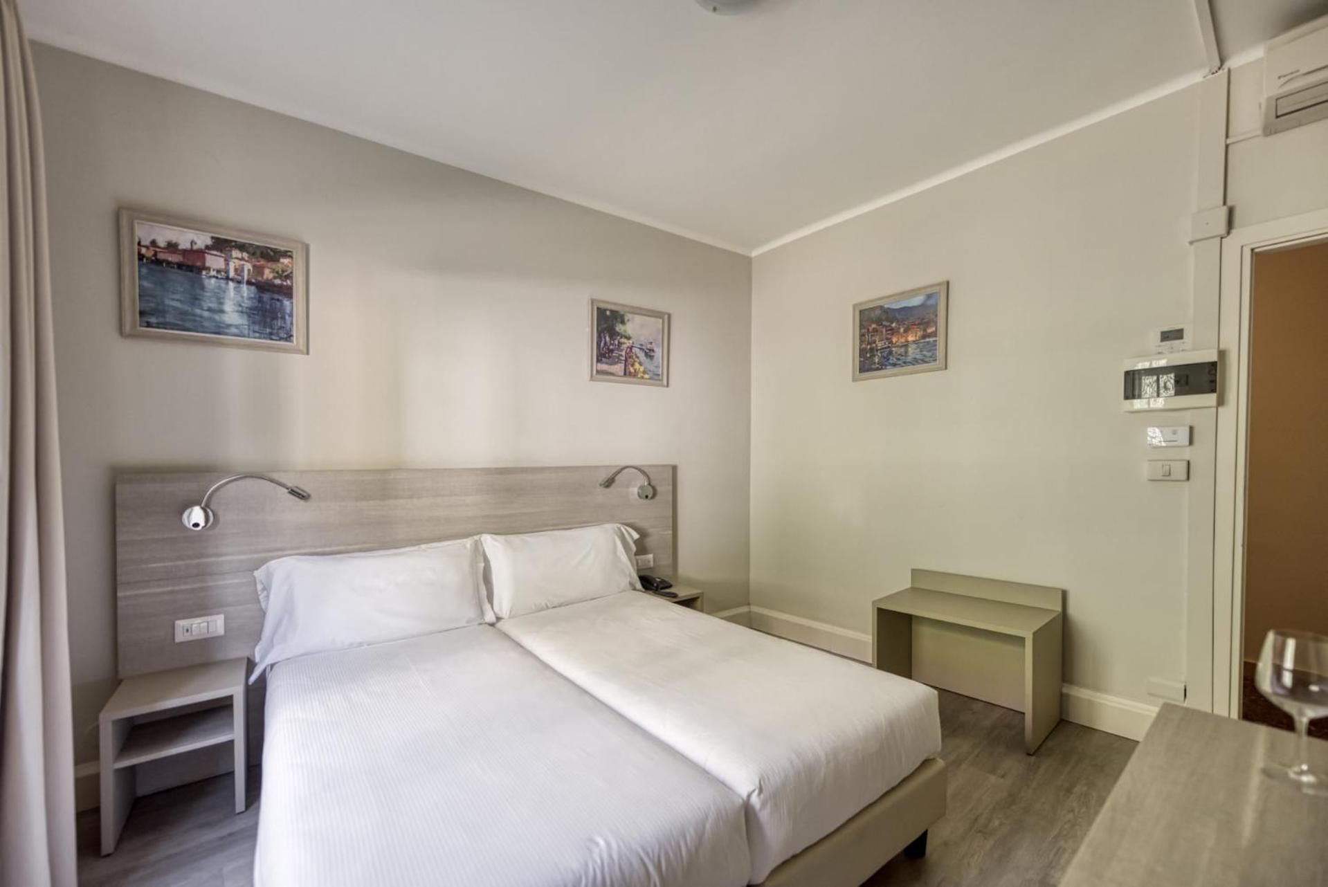 Double Room - Photo 8