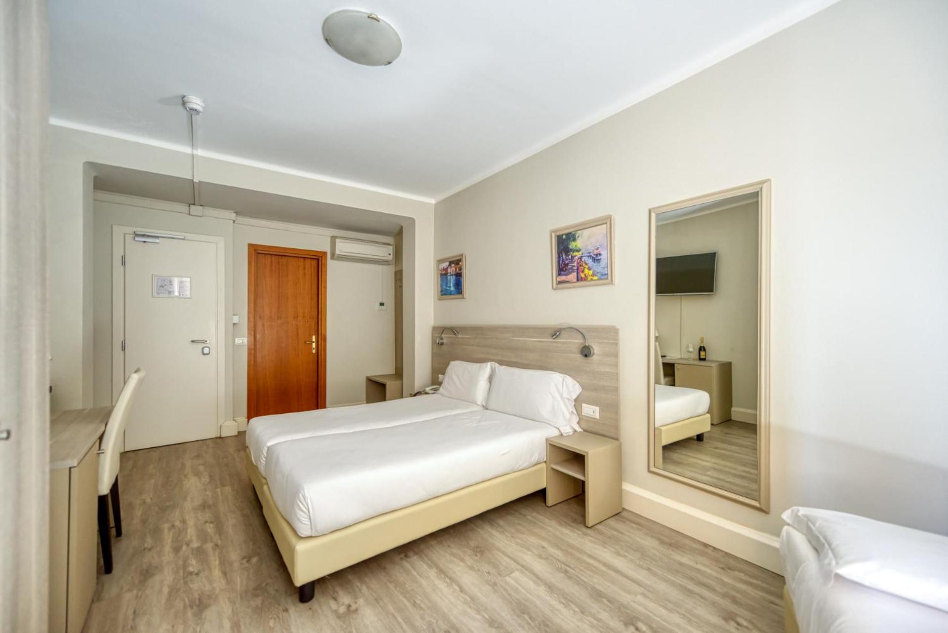 Triple Room - Photo 5