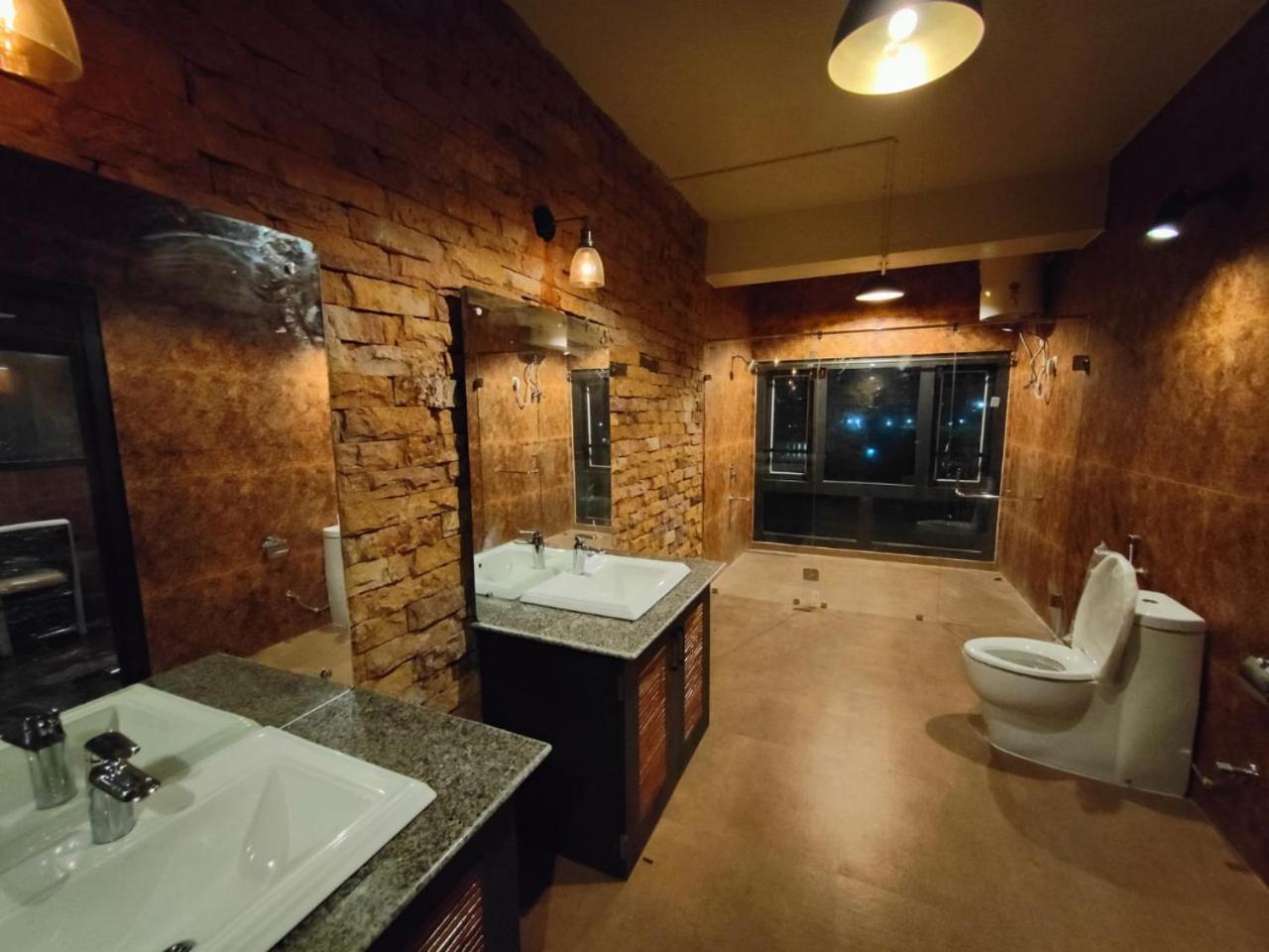 Suite With City View photo 2