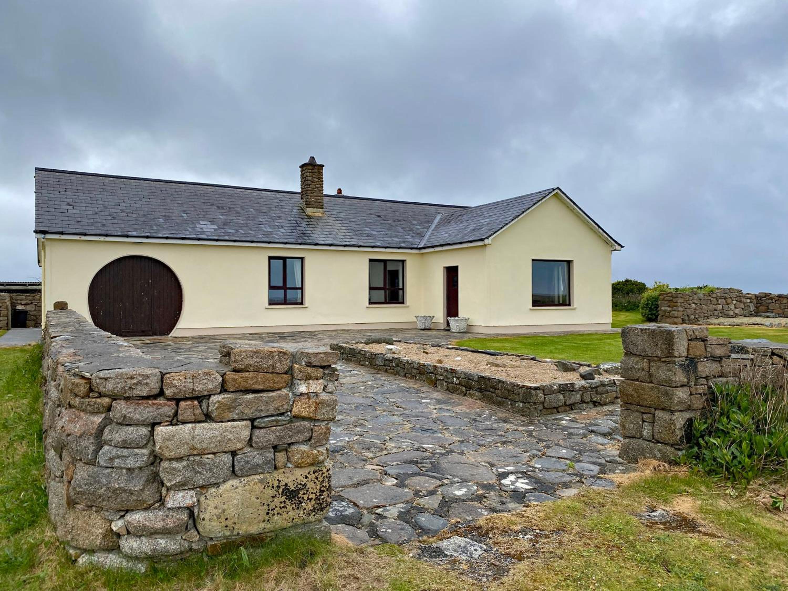 Four-Bedroom House photo 2
