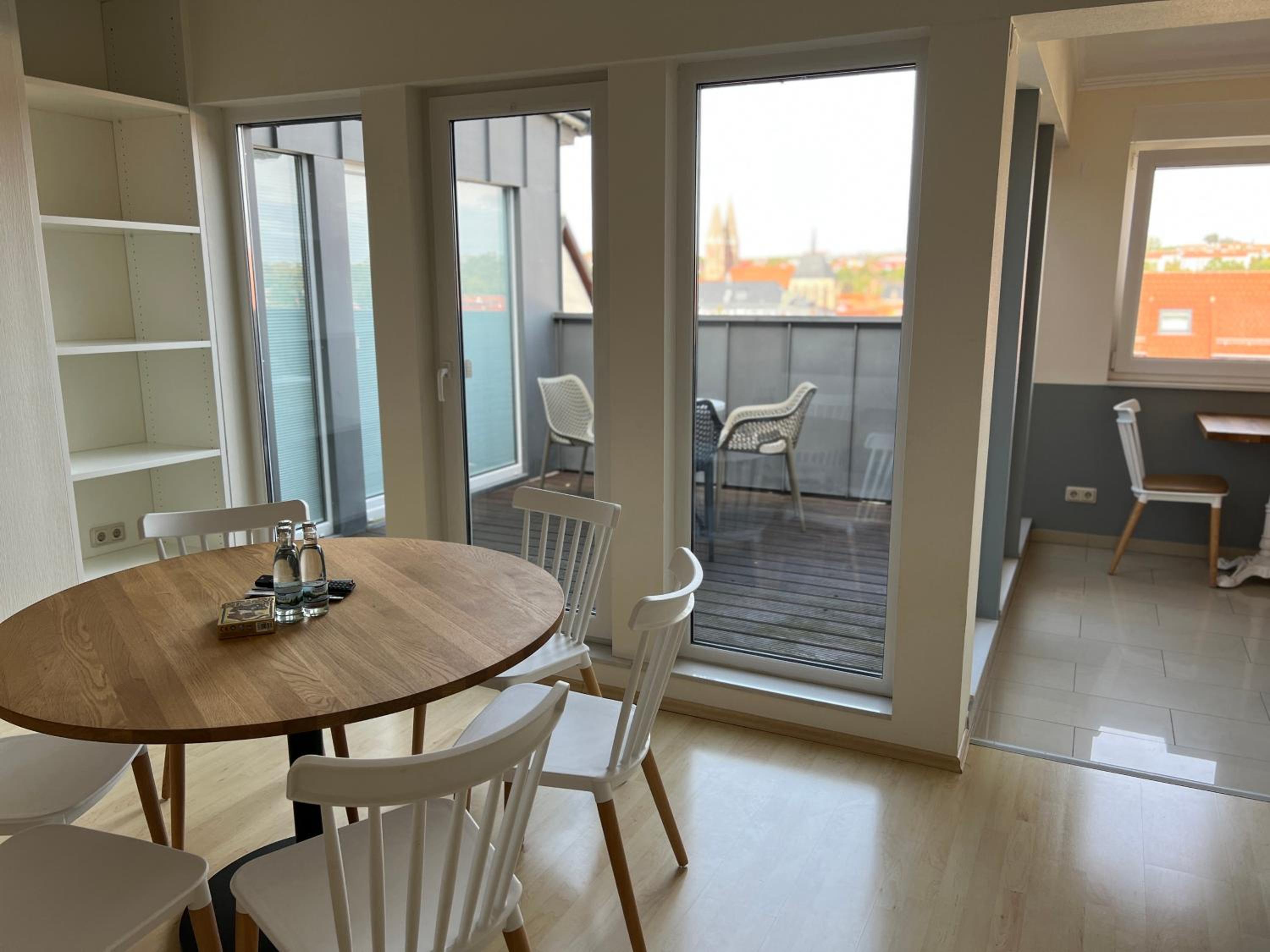 Apartment with Balcony photo 3