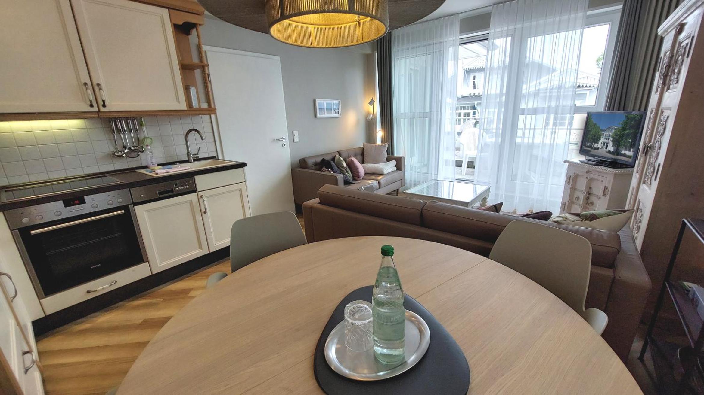 Apartment photo 2