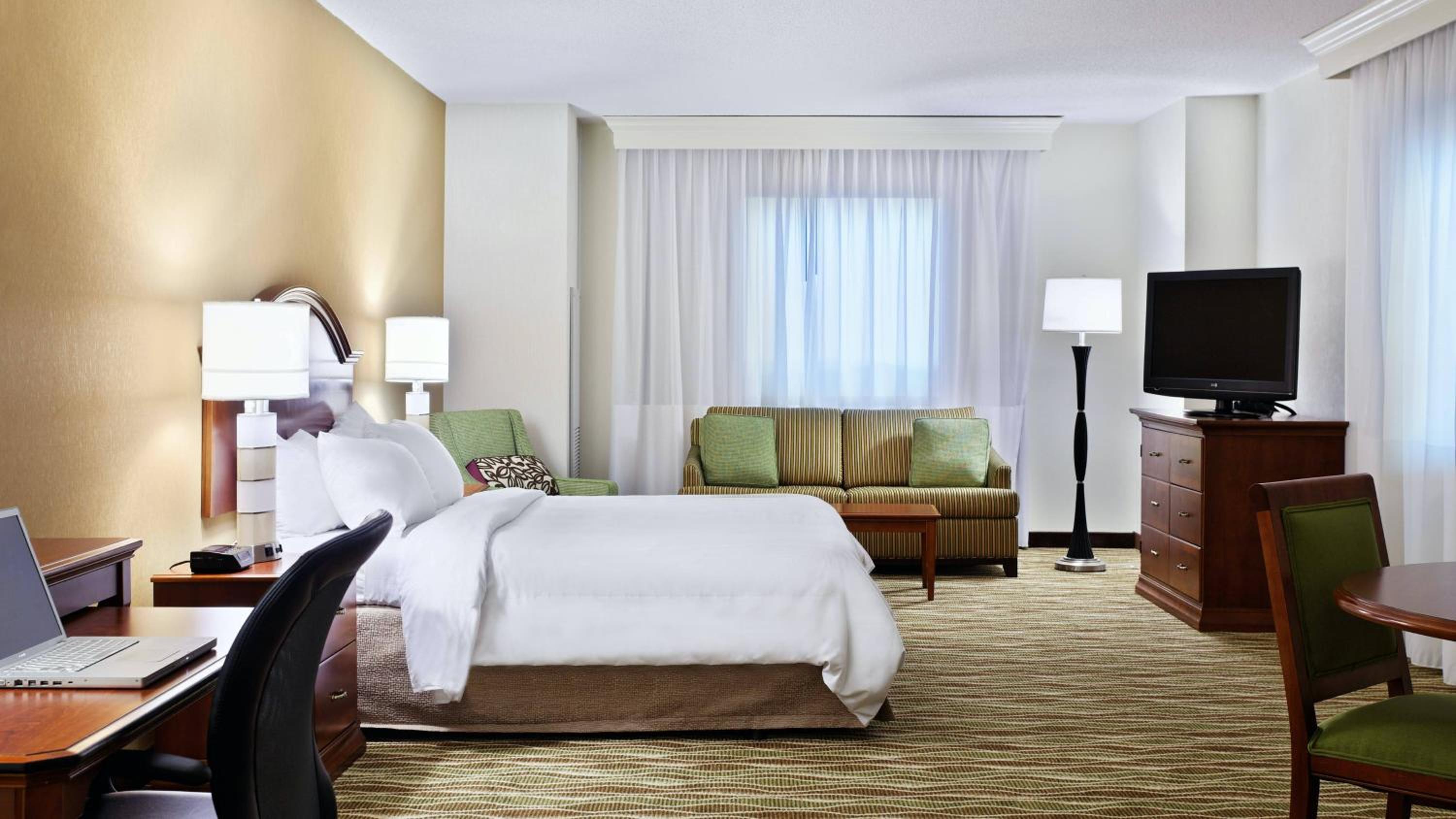 One-Bedroom Junior Suite with Sofa Bed - Photo 1