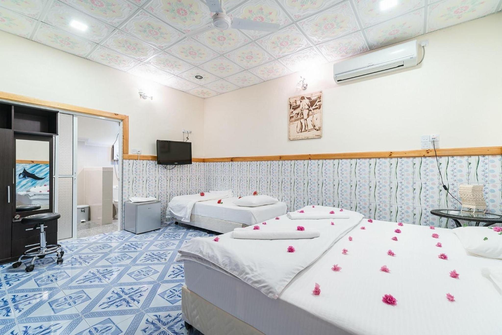 Quadruple Room - Photo 5
