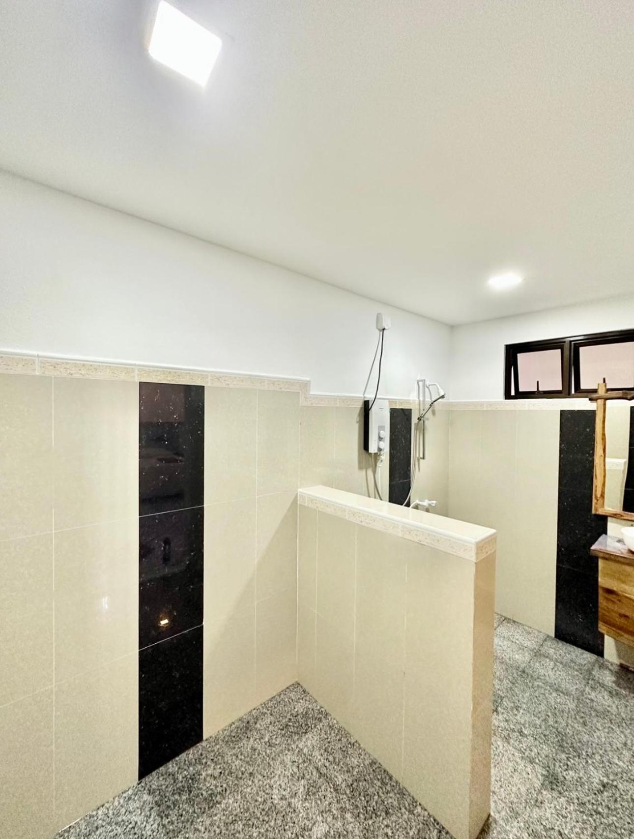 Quadruple Room - Photo 6