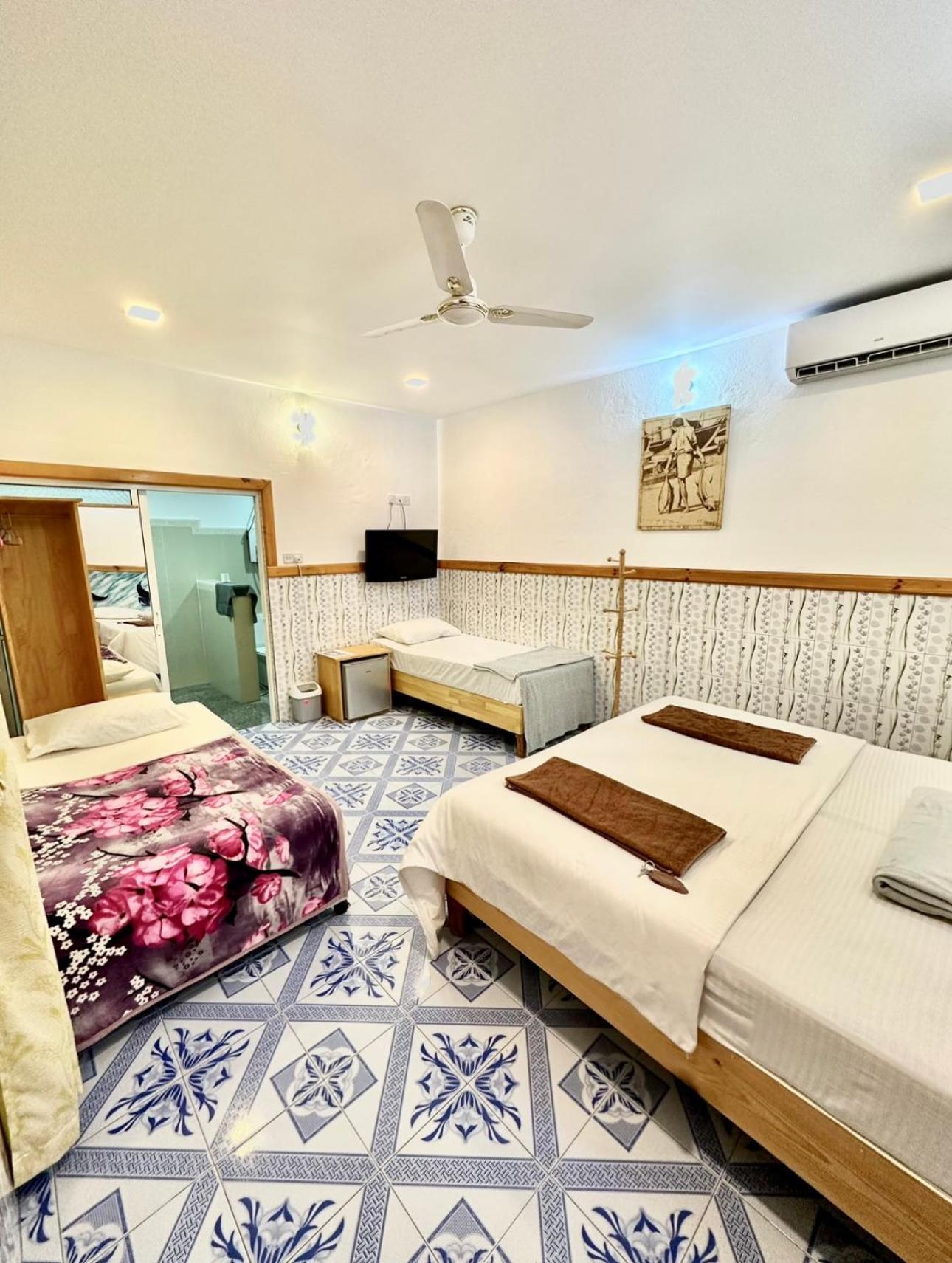Quadruple Room - Photo 3