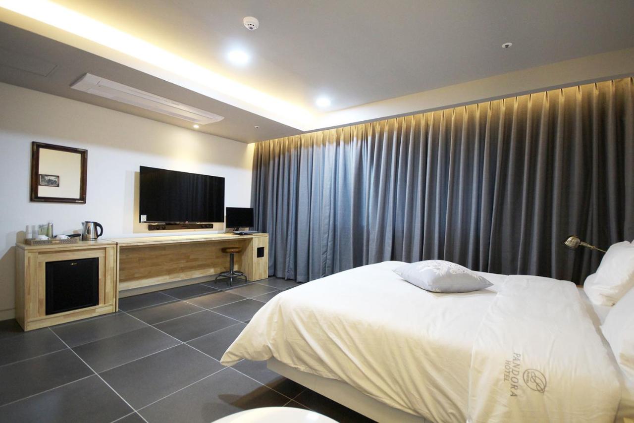 Double Room - Photo 15