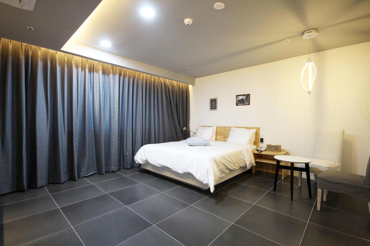 Double Room - Photo 16