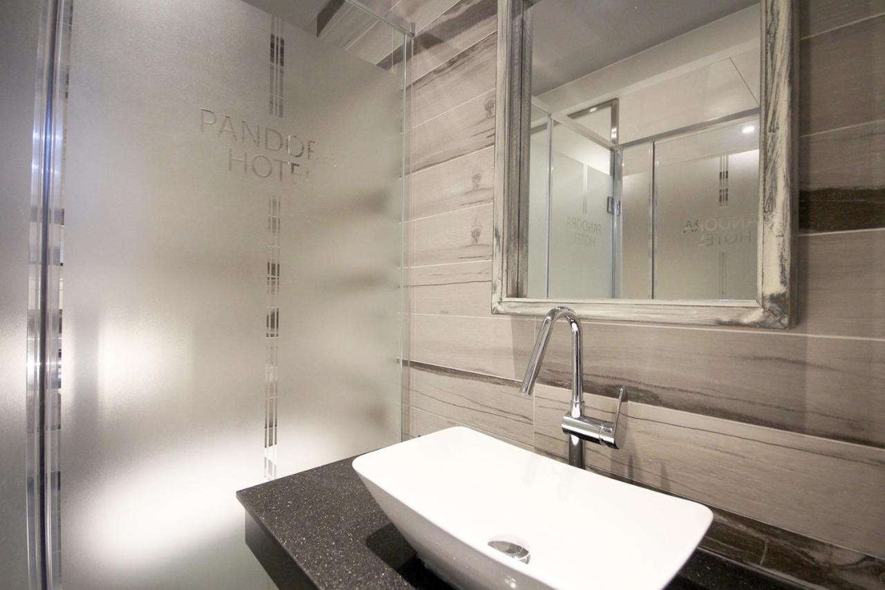 Double Room - Photo 17